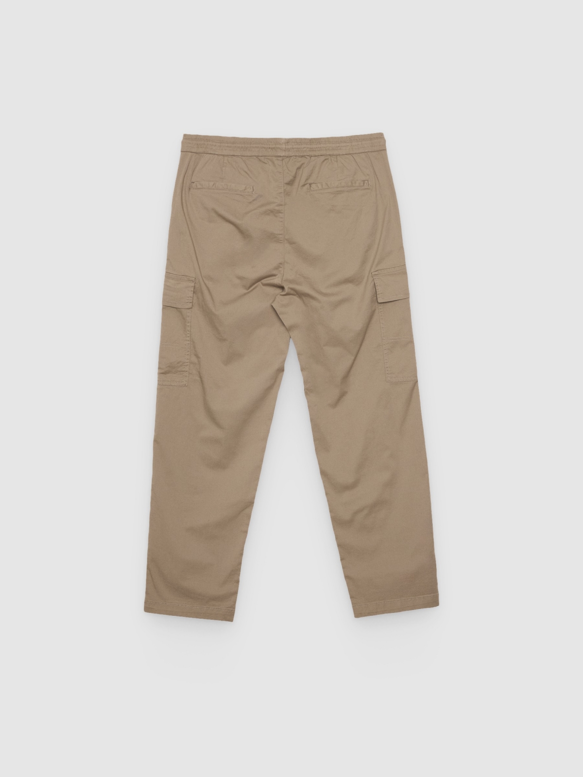 Pantalón cargo jogger beige vista trasera