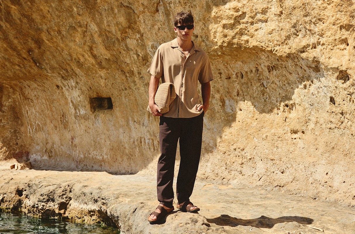 Linen pants black front view