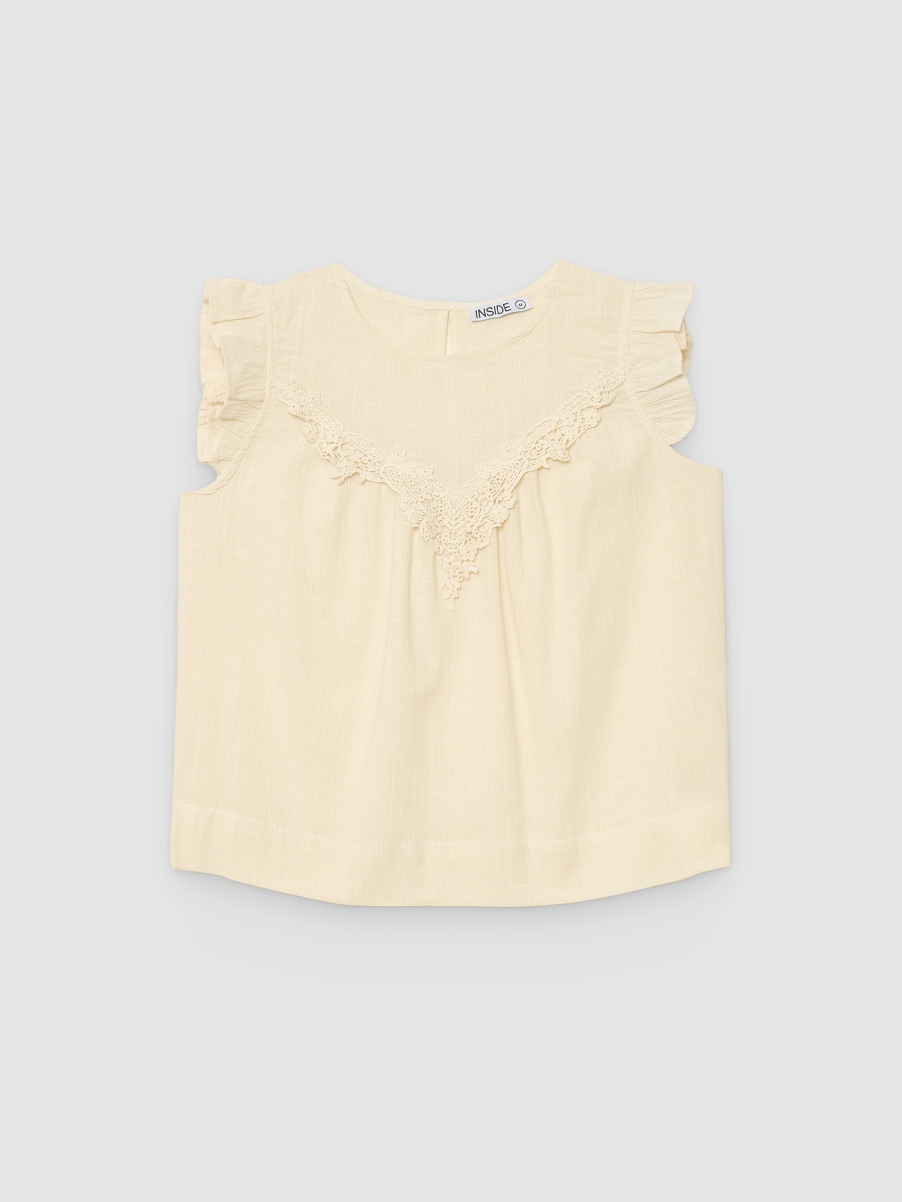  Blusa volantes crochet lino botones blanco roto vista frontal