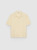 %Pto% Camisa bordada flores oversize crudo vista frontal