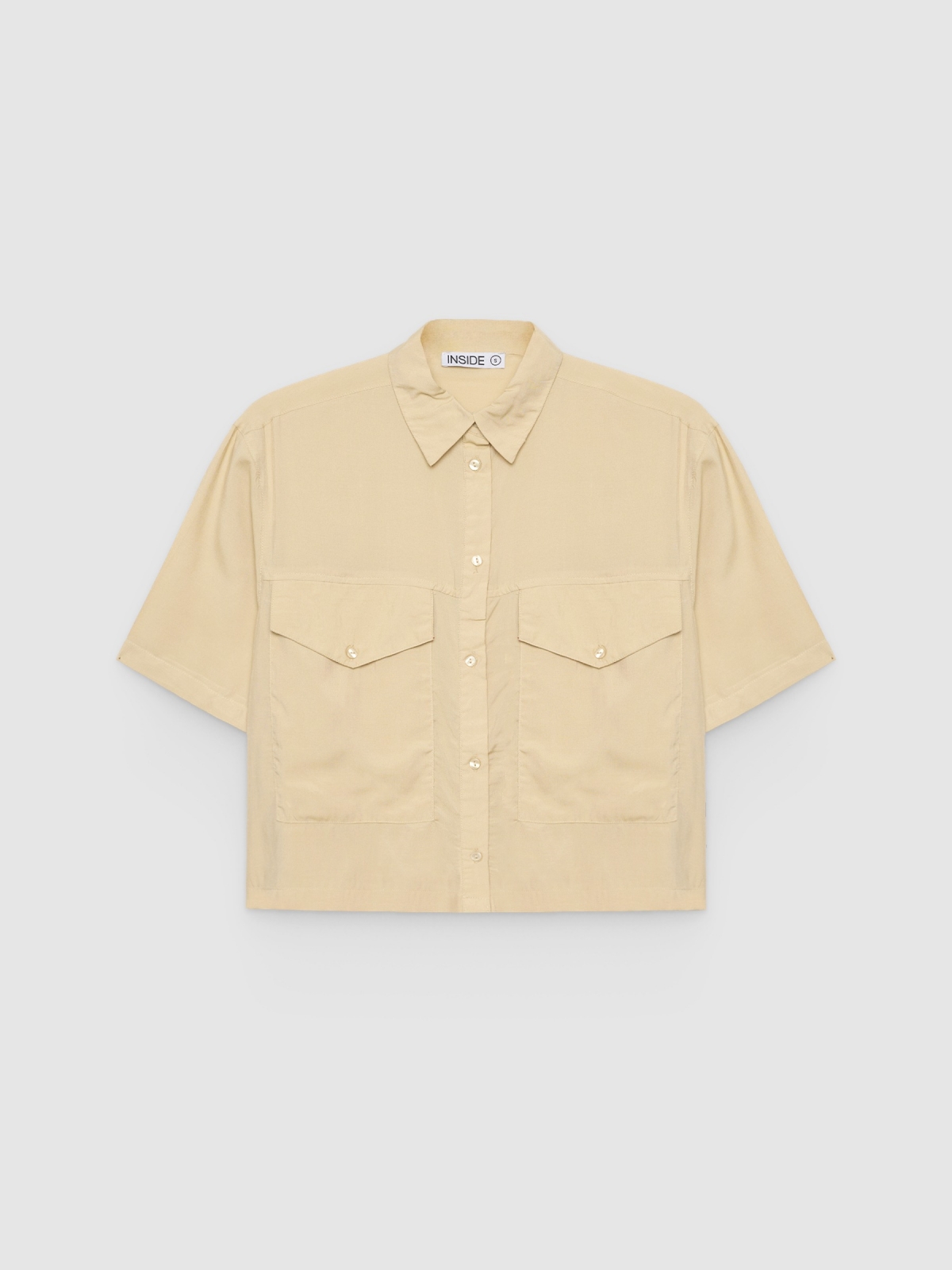 %Pto% Camisa de manga curta com bolsos areia vista frontal