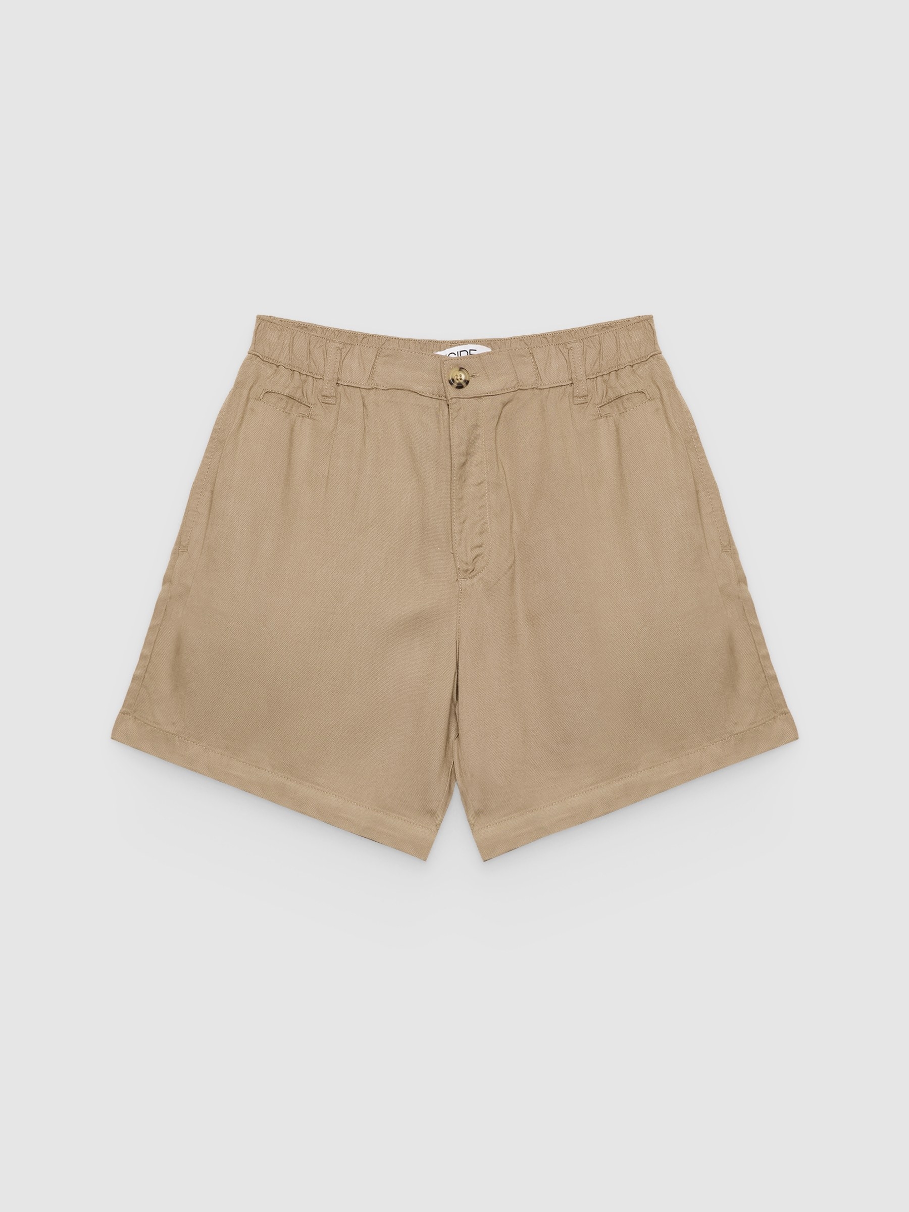 High-waisted chino shorts beige middle front view