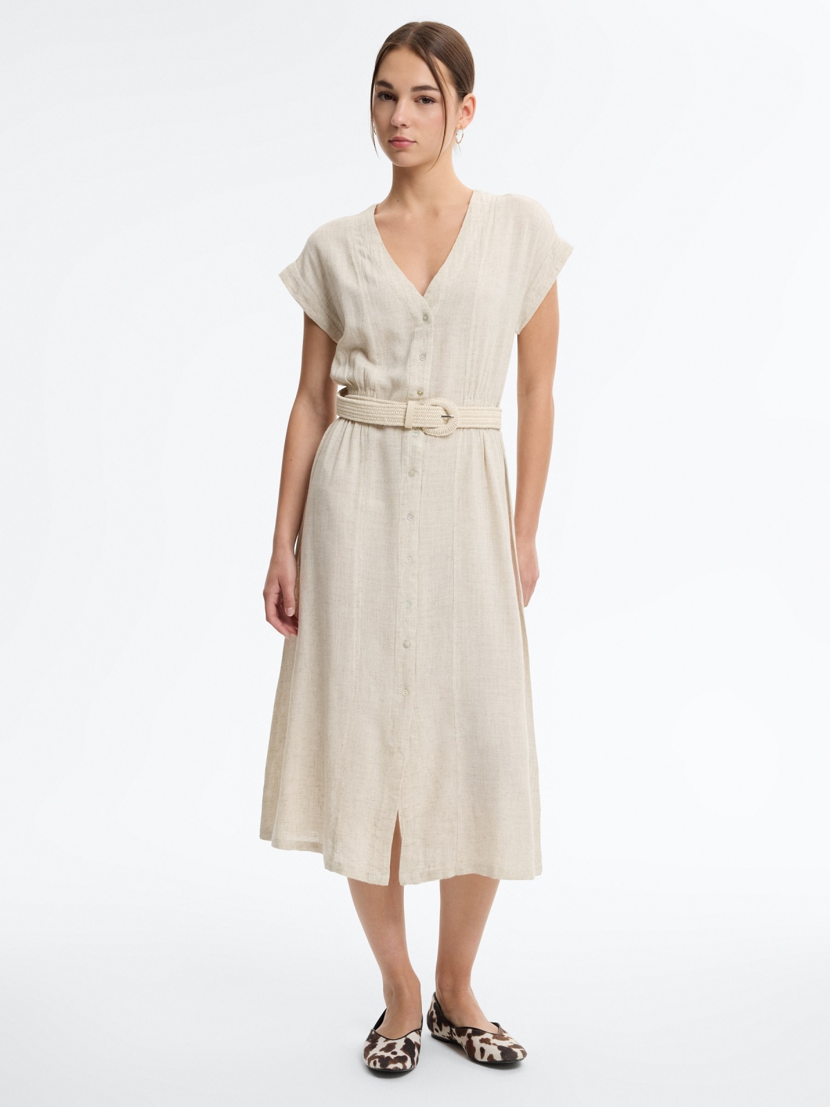 Vestido midi de lino con tapeta crudo vista media frontal