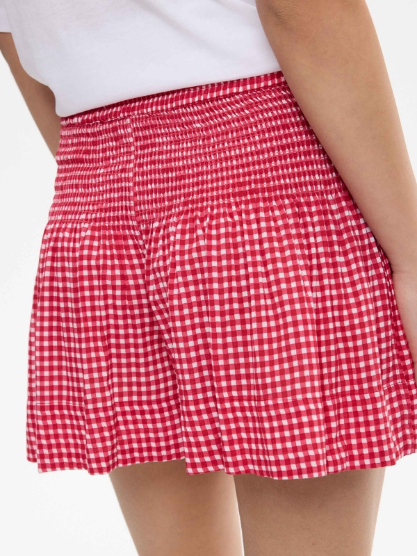 Short de viscose vichy ninho de abelha carmim vista detalhe