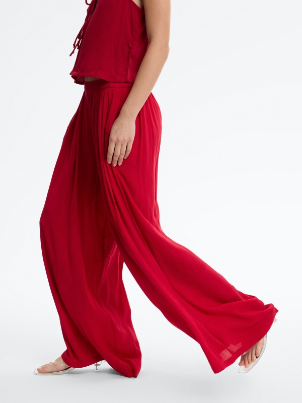 High-waisted bambula palazzo pants carmine detail view