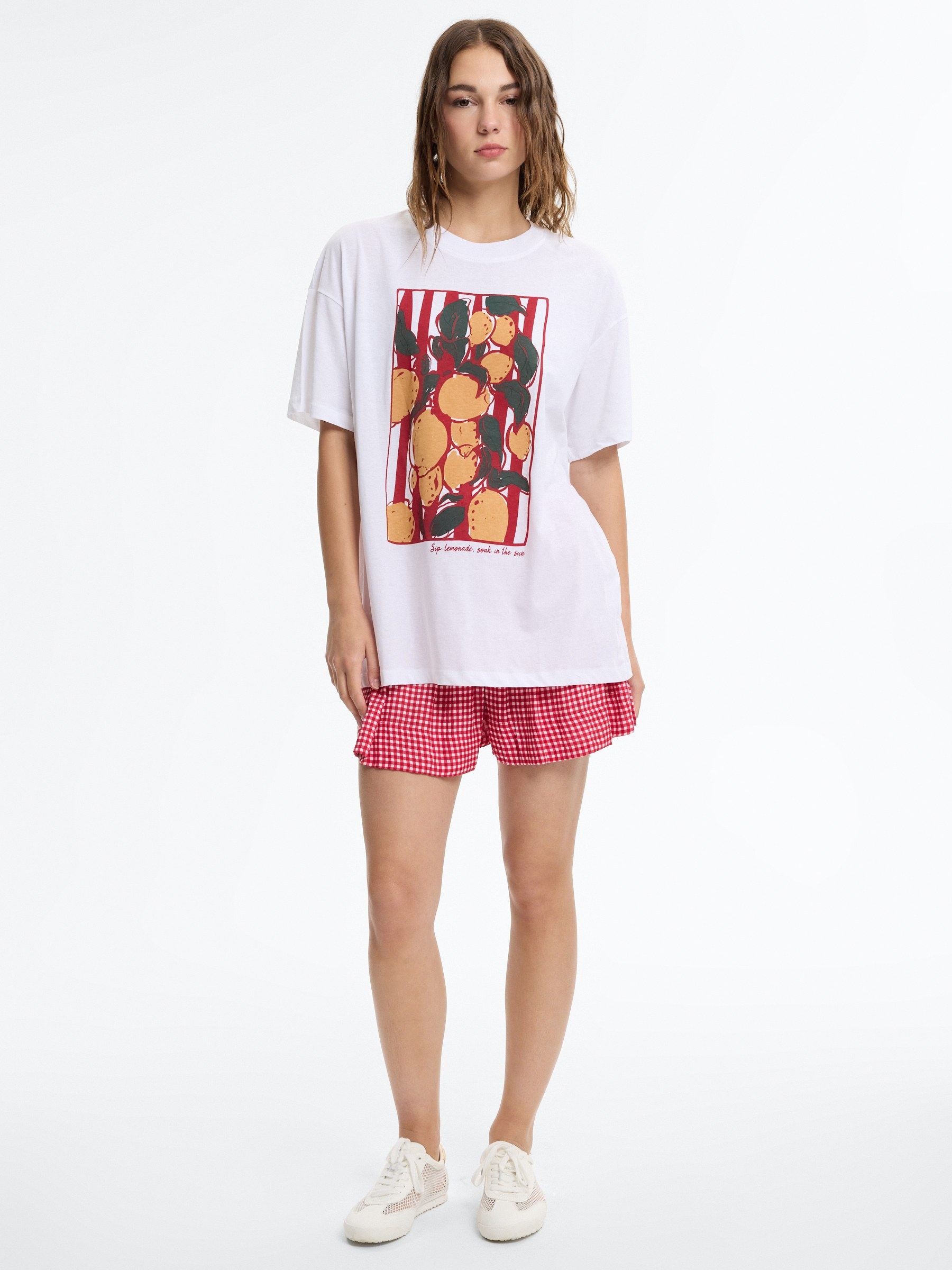 Oversized lemon T-shirt white middle front view
