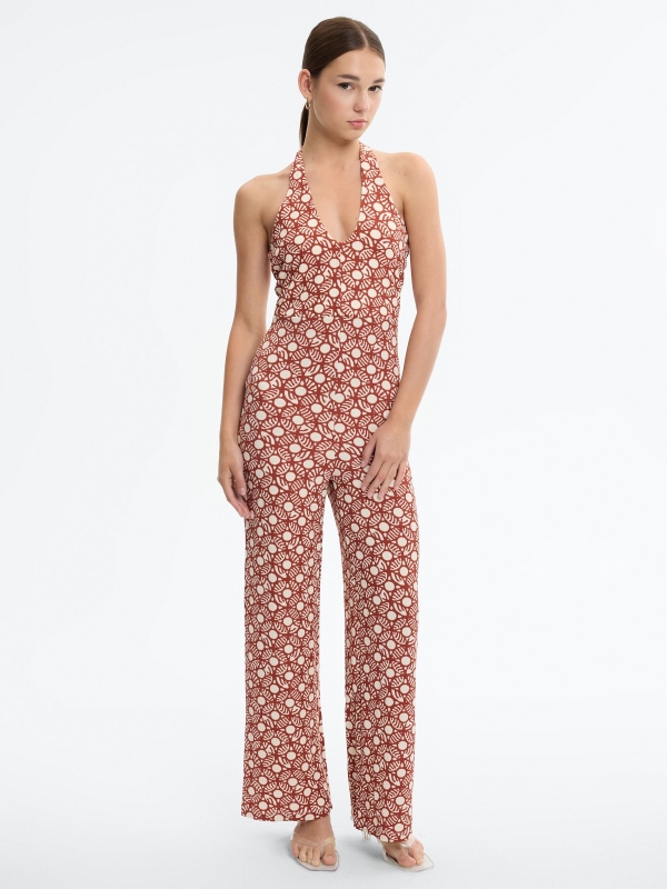 Macacão halter estampado slim marrom vista meia frontal