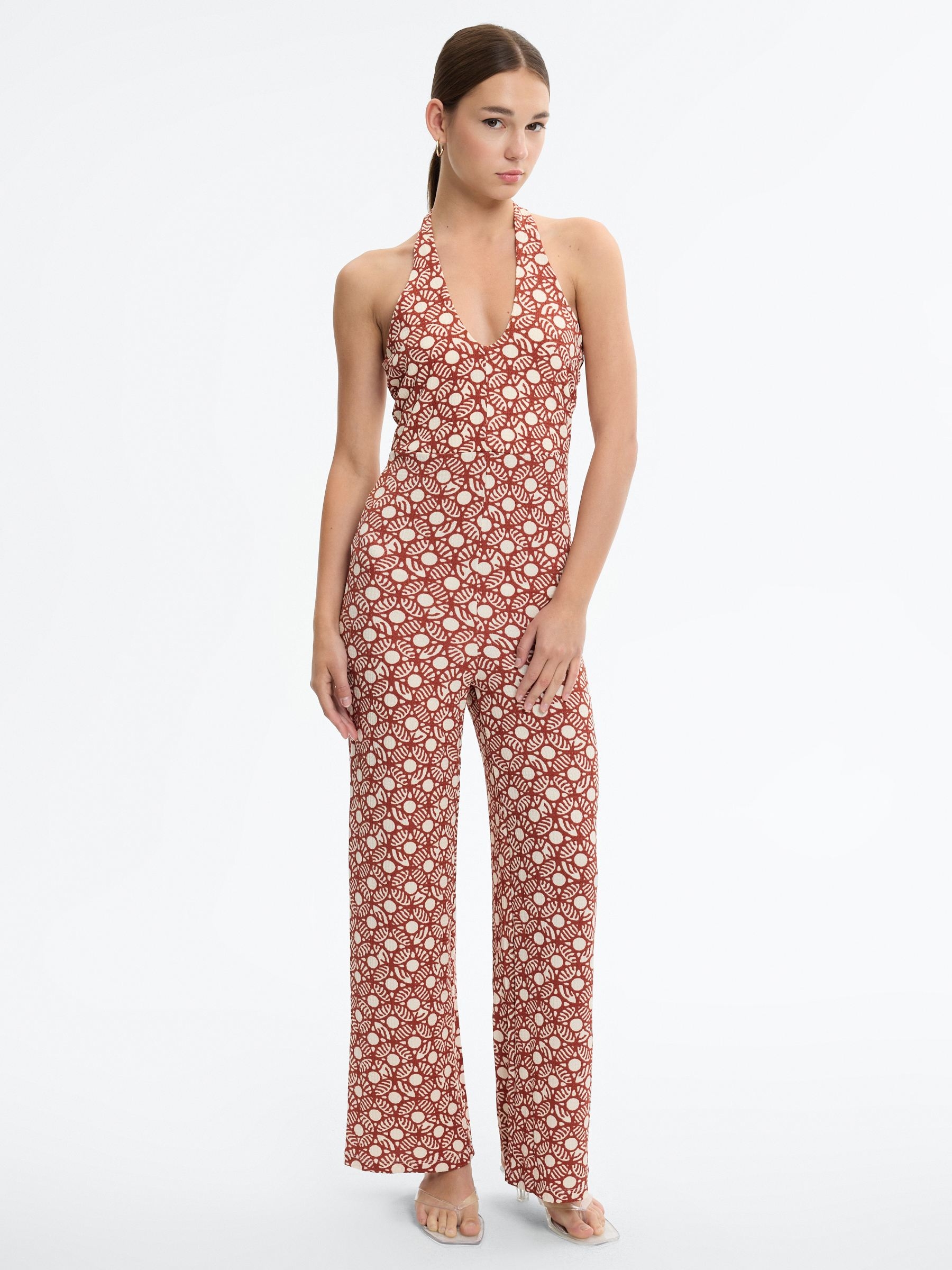 Macacão halter estampado slim marrom vista meia frontal