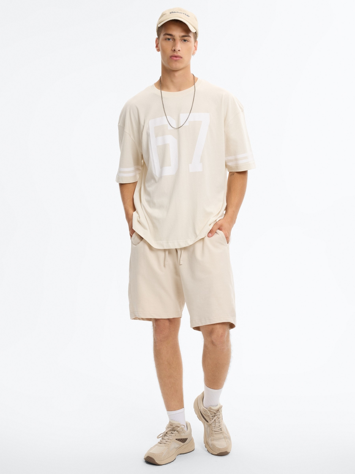 Bermuda jogger de felpa crua vista meia frontal