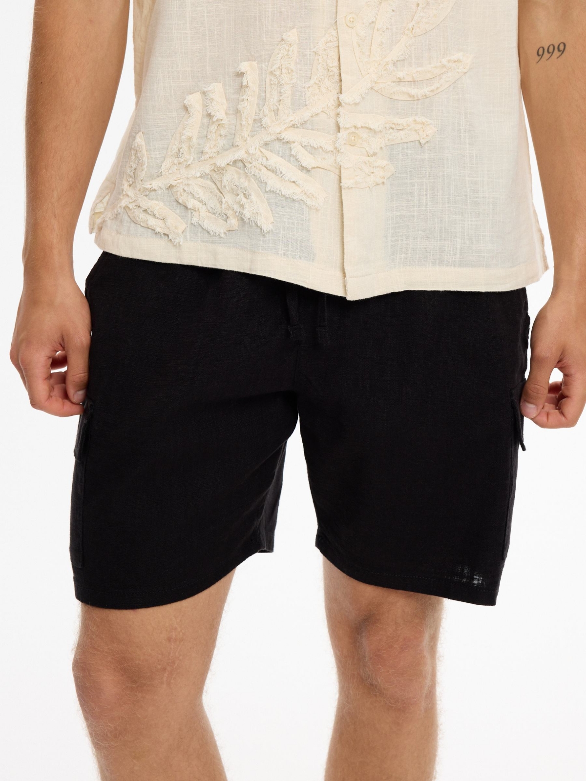 Bermuda cargo multi-pocket black middle back view