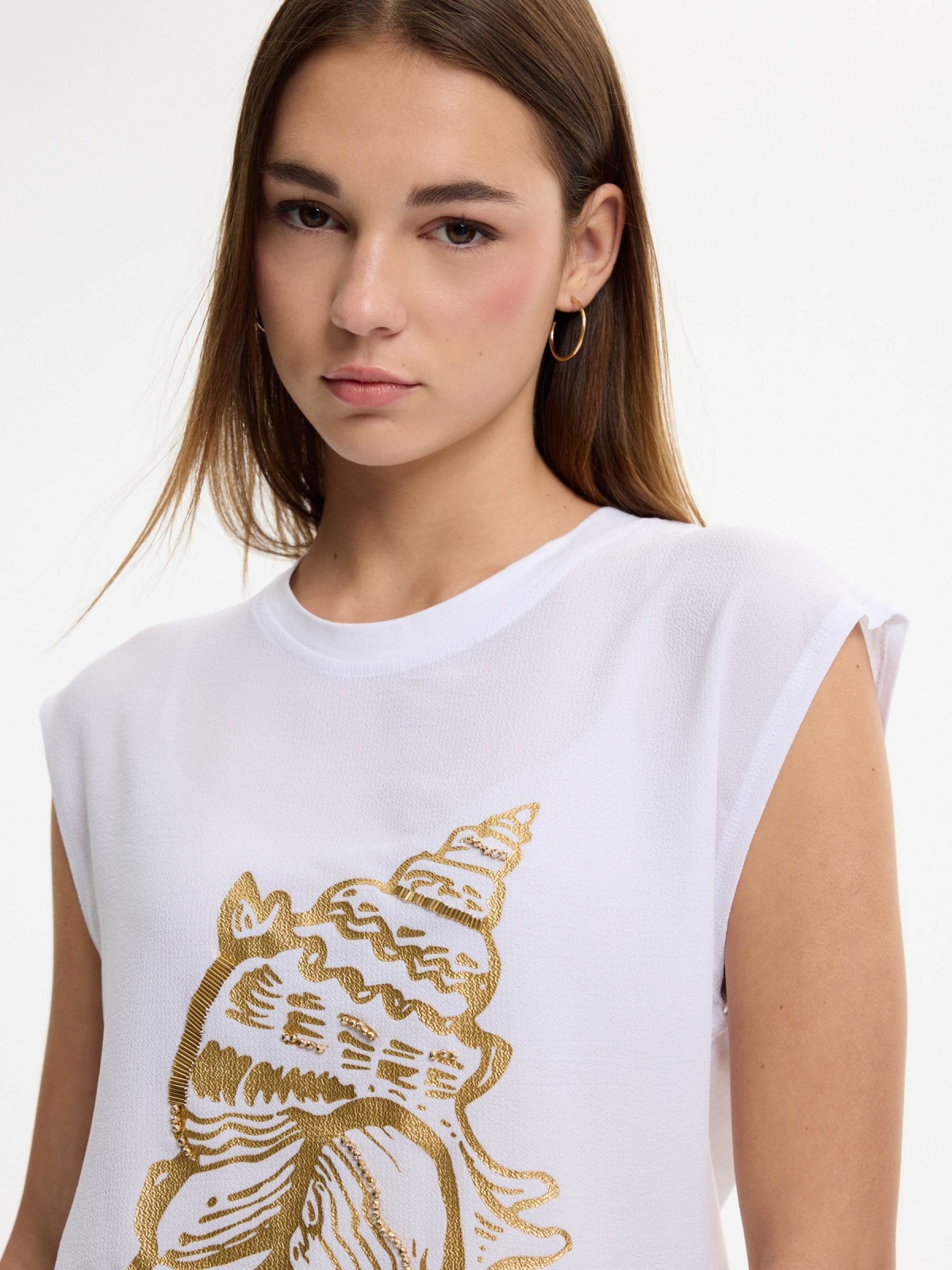Camiseta sisa print con textura blanco vista detalle