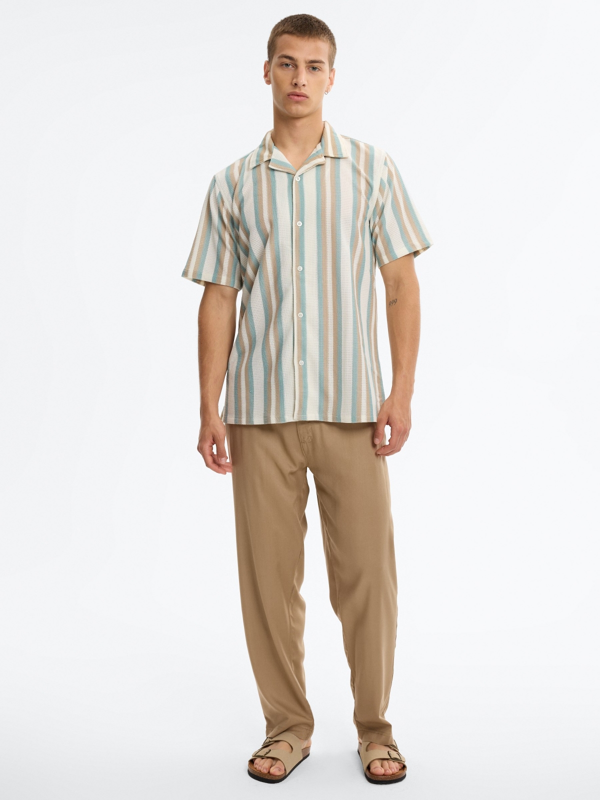 Camisa de punto rayas cuello resort crudo vista general frontal