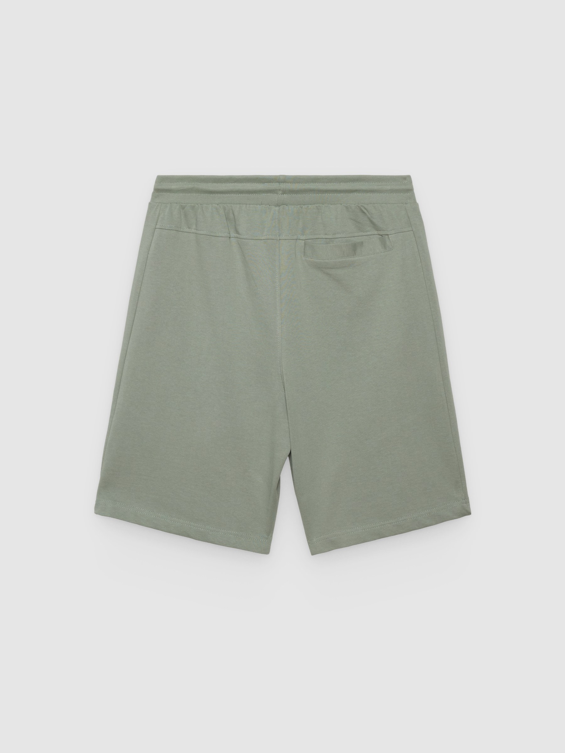 Bermuda jogger de moletom verde vista meia frontal