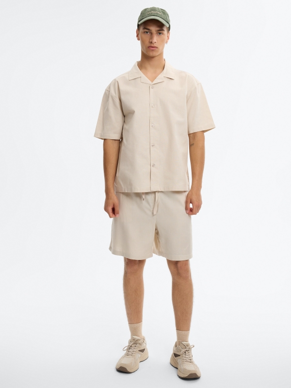 Bermuda jogger lino con cordones crudo vista media frontal