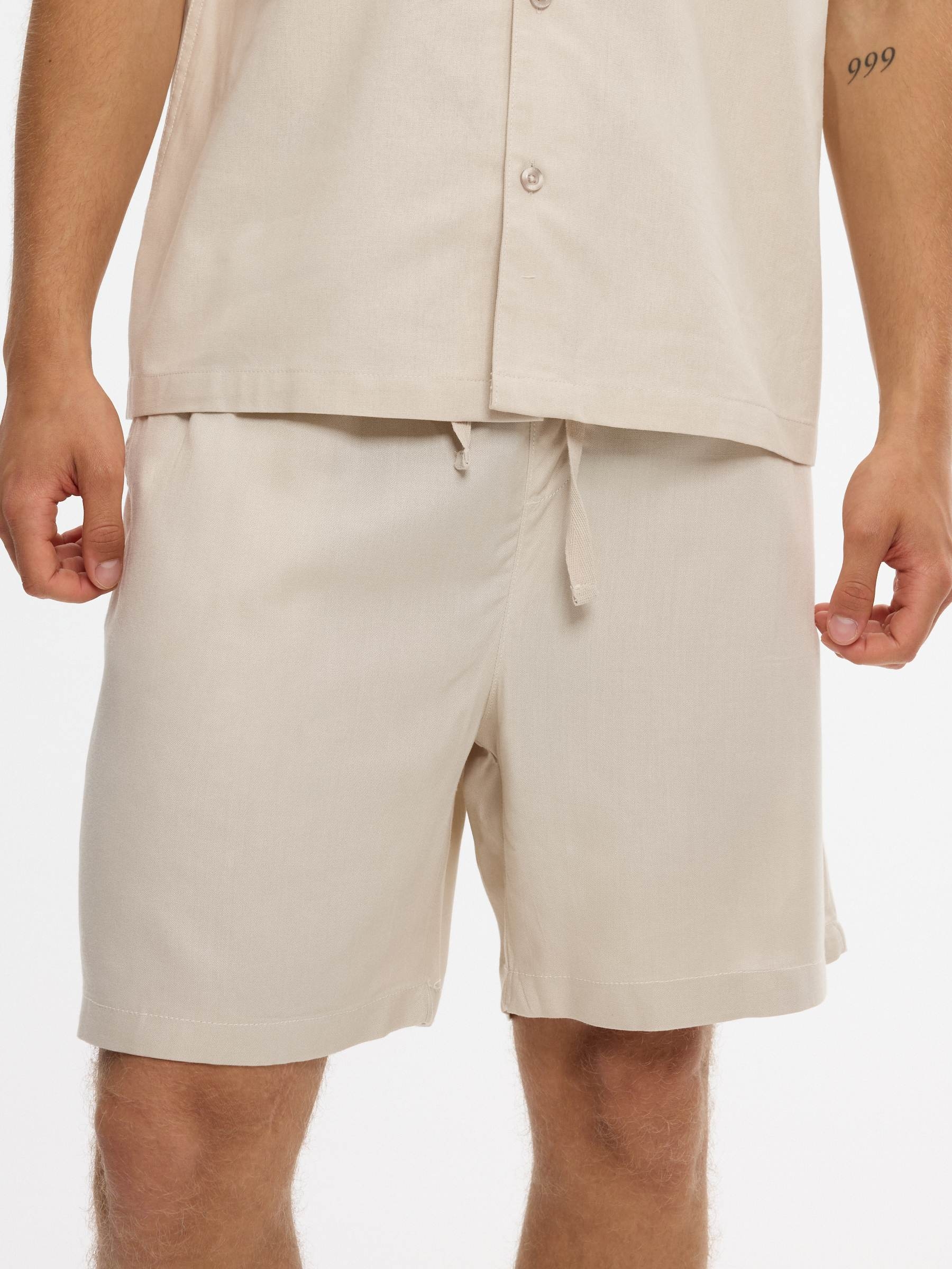  Linen Bermuda joggers with drawstrings raw front view