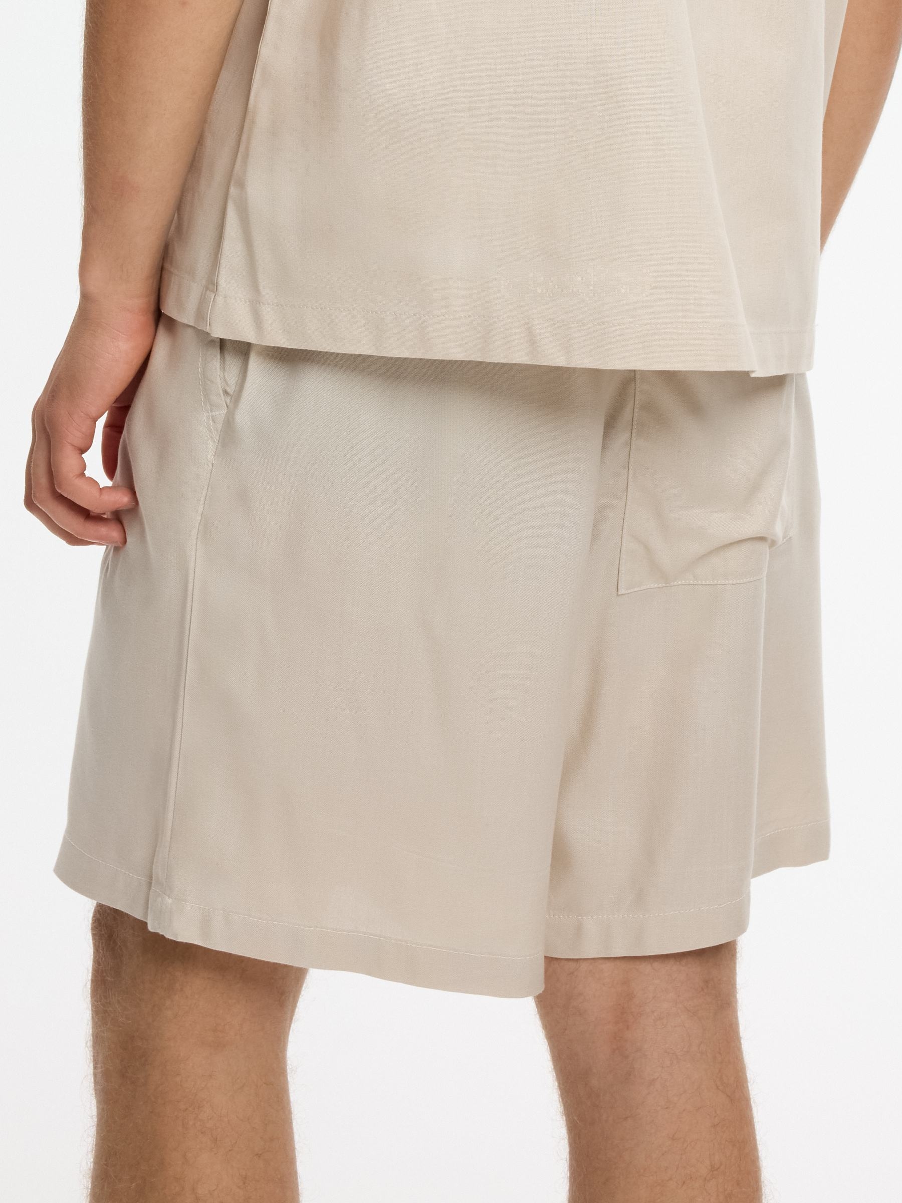  Linen Bermuda joggers with drawstrings raw front view