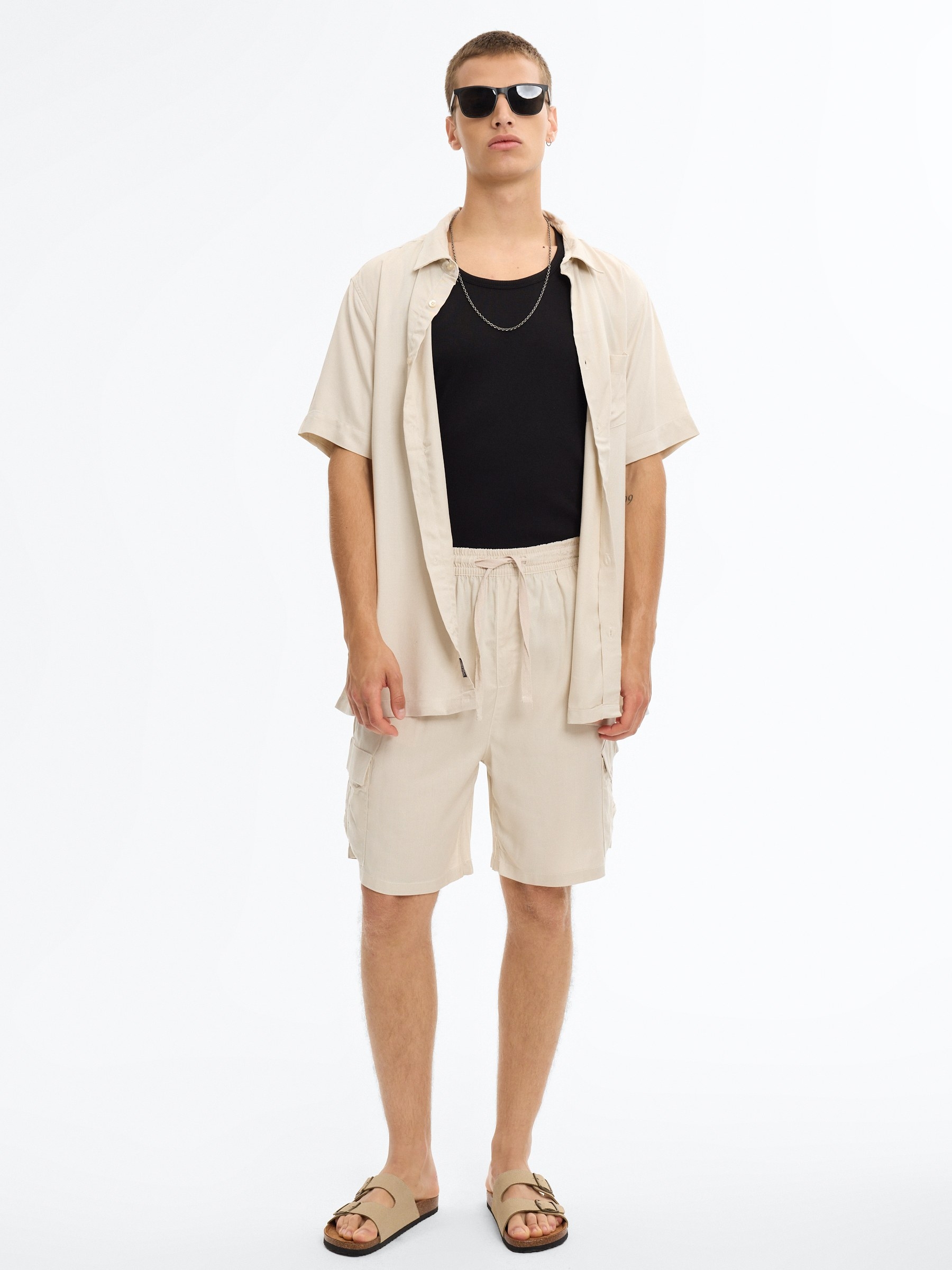 Bermuda cargo jogger crua vista meia frontal