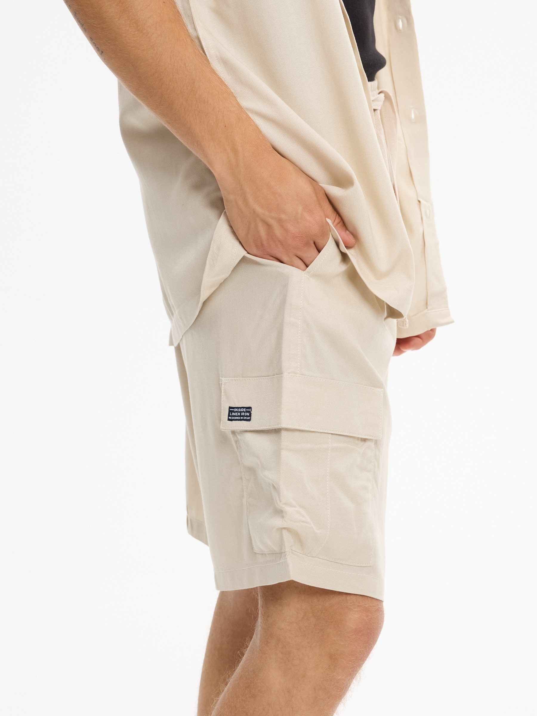 Bermuda cargo jogger raw middle front view