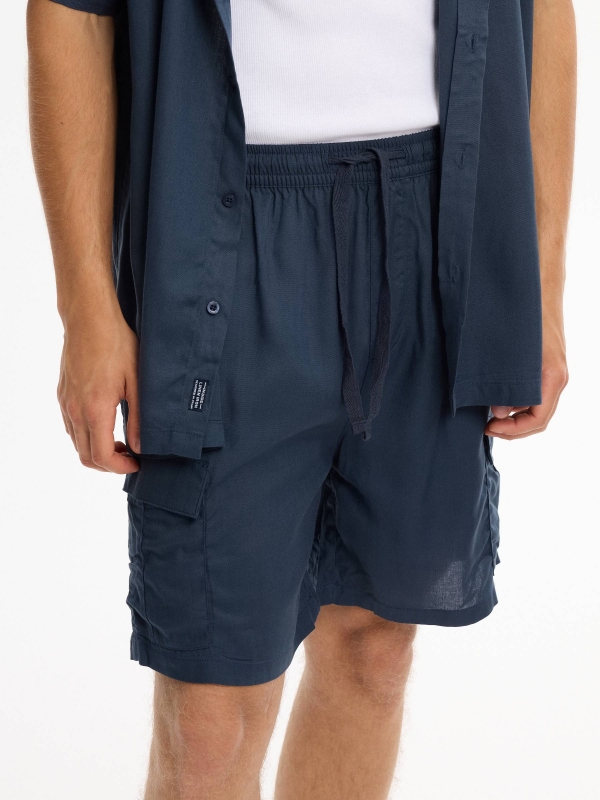 Bermuda cargo jogger azul marinho vista meia traseira