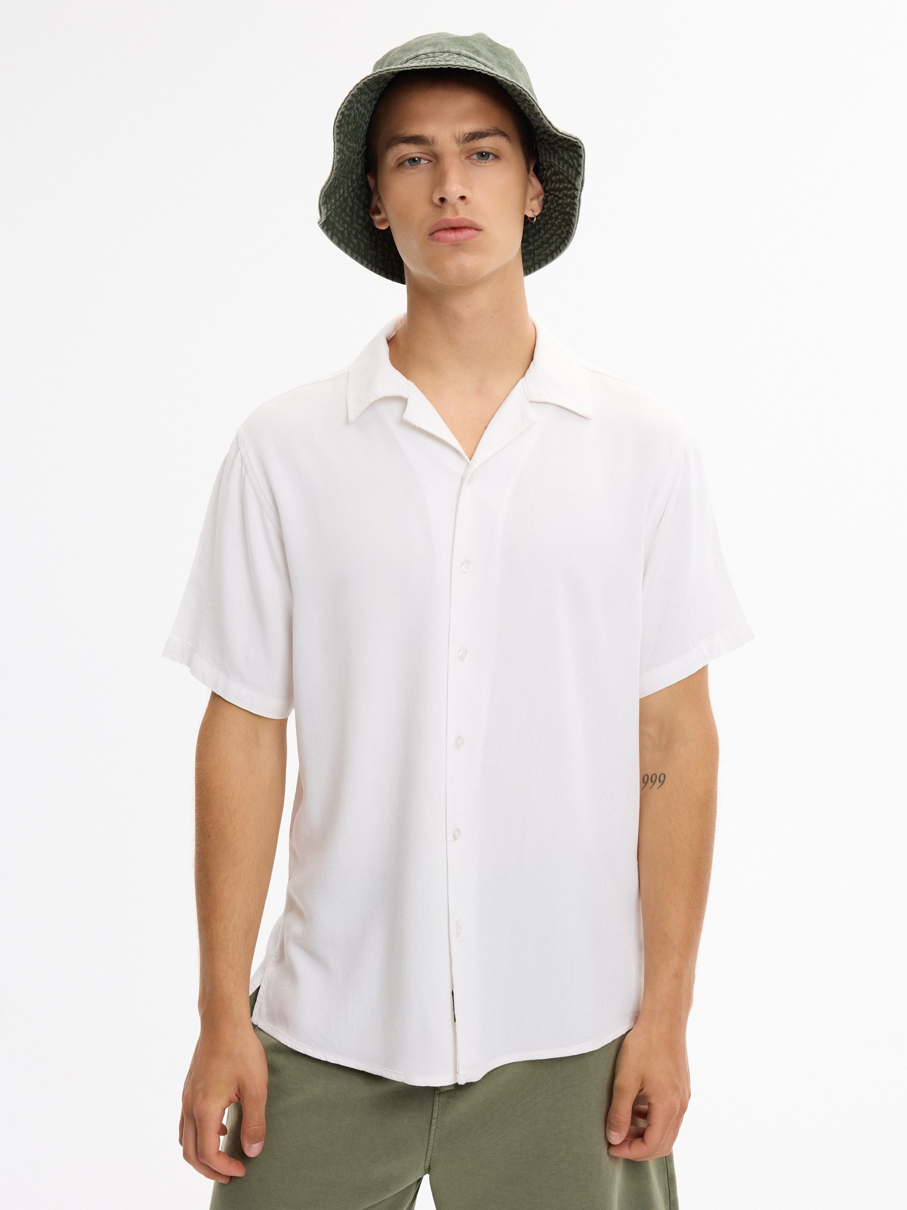 Camisa lino resort crudo vista media frontal