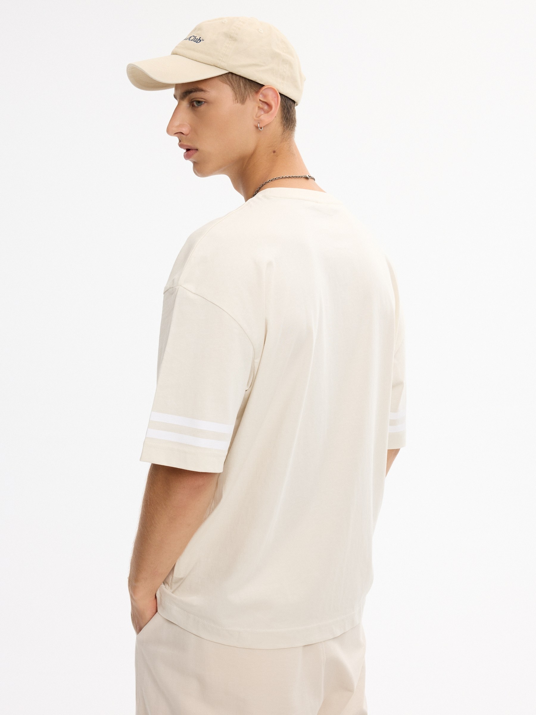 Camiseta estampado 67 crudo vista media frontal