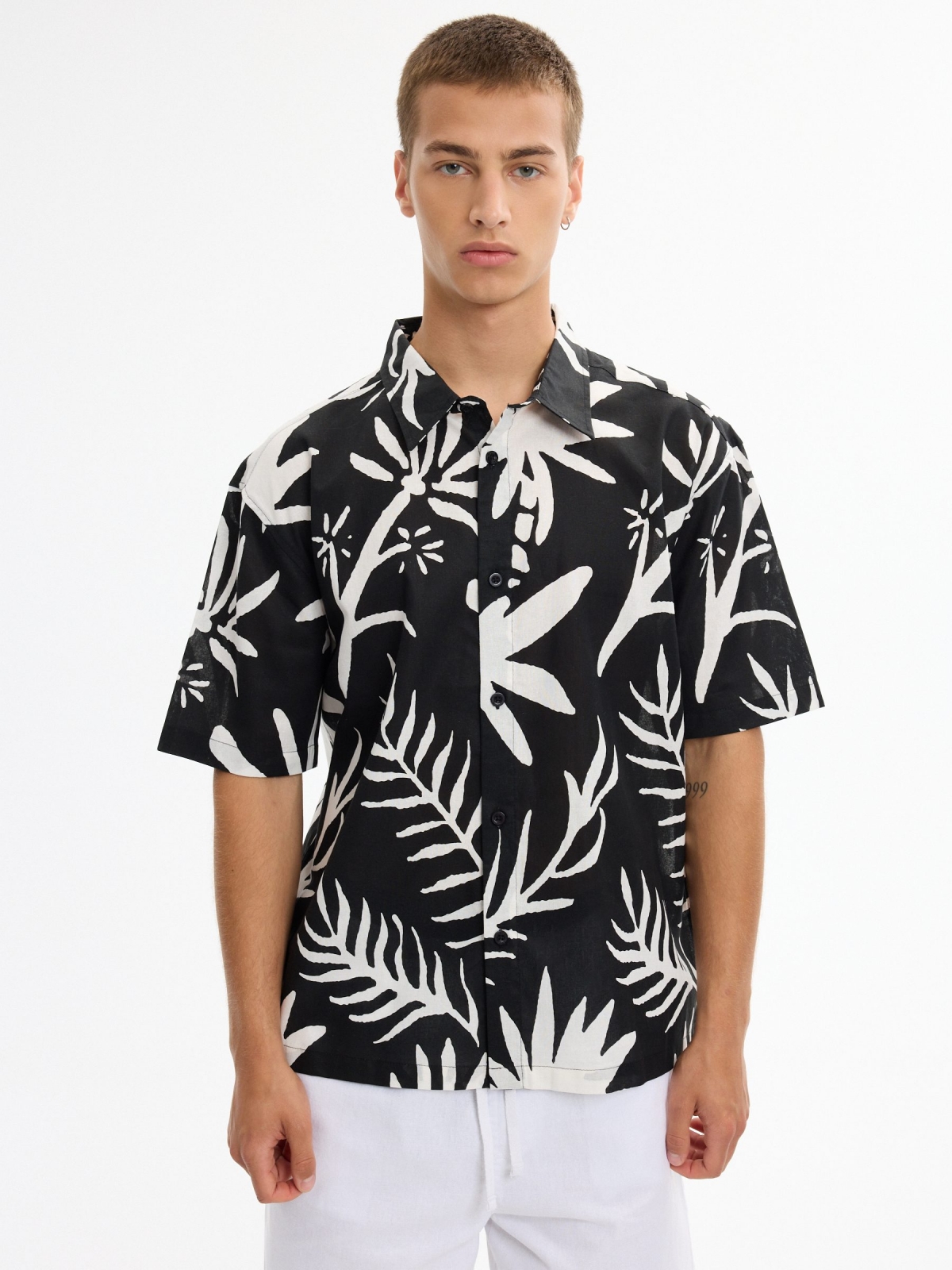 Oversized tropical floral shirt black middle front view