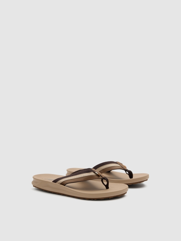 Sandalia dedo efecto piel goma beige vista frontal 45º