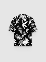 %Pto% Camisa oversized flores tropicais preto vista frontal