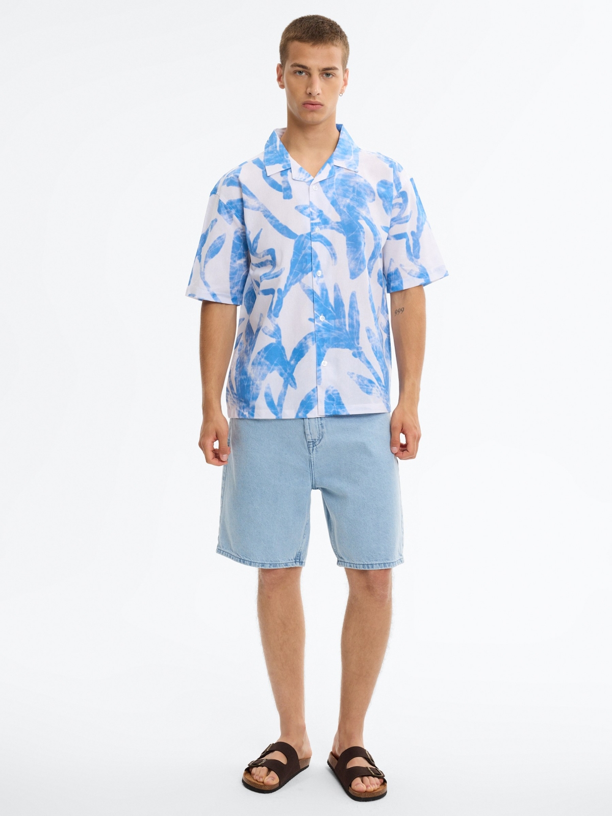 Camisa floral oversize manga corta blanco vista general frontal