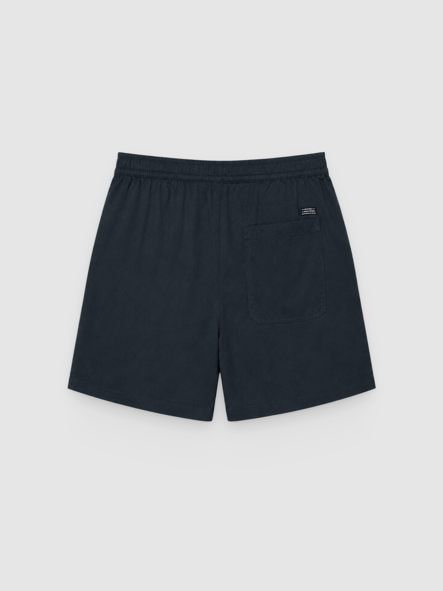 Bermuda jogger lino con cordones azul marino vista media frontal