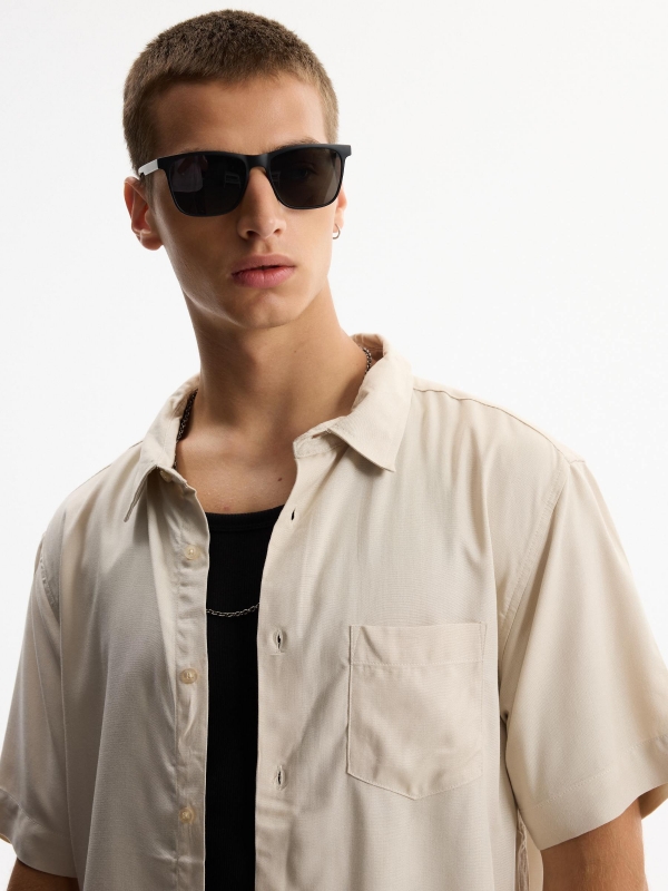 Slim linen shirt raw detail view