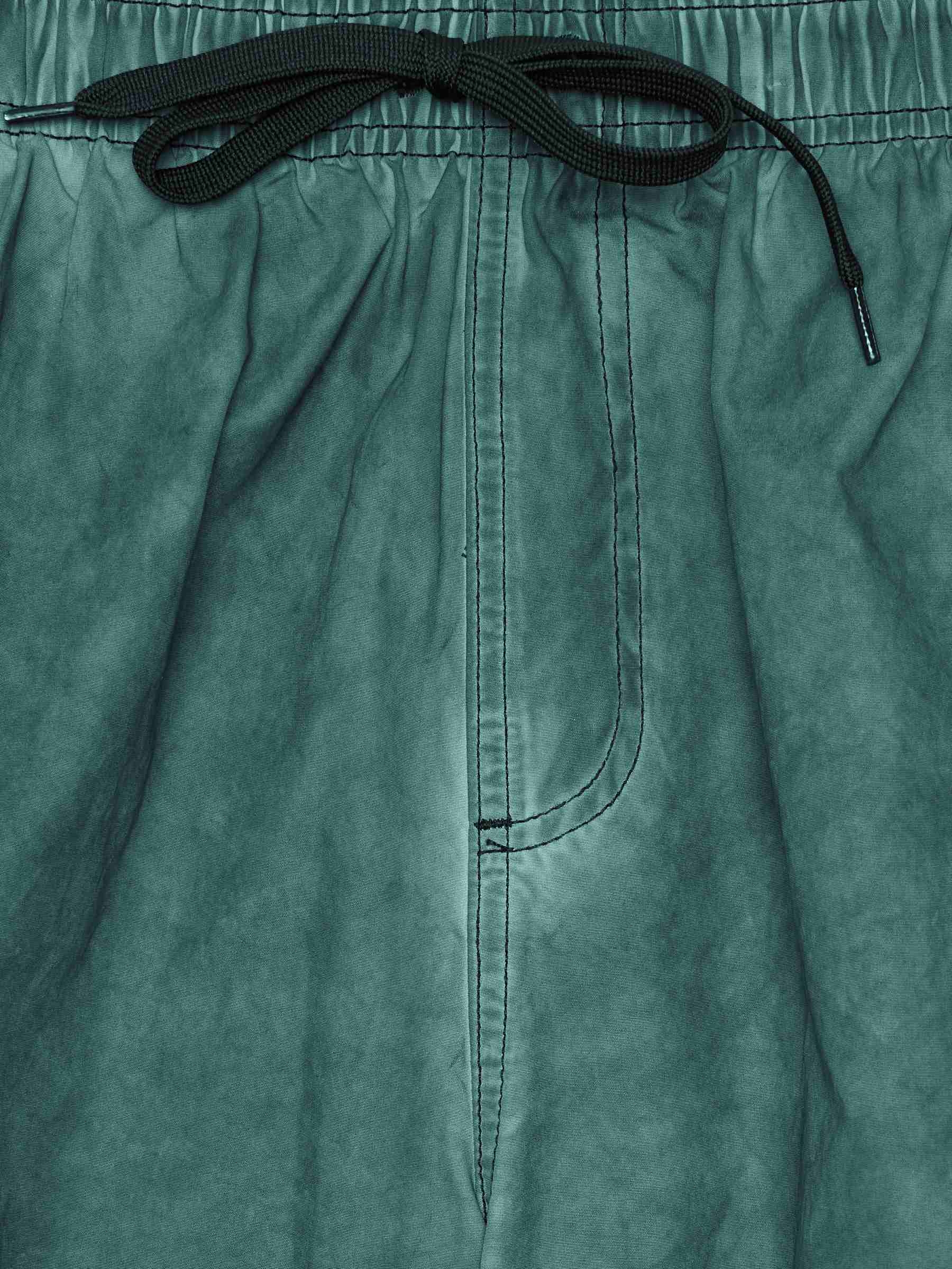 Bañador básico teñido verde oscuro vista frontal