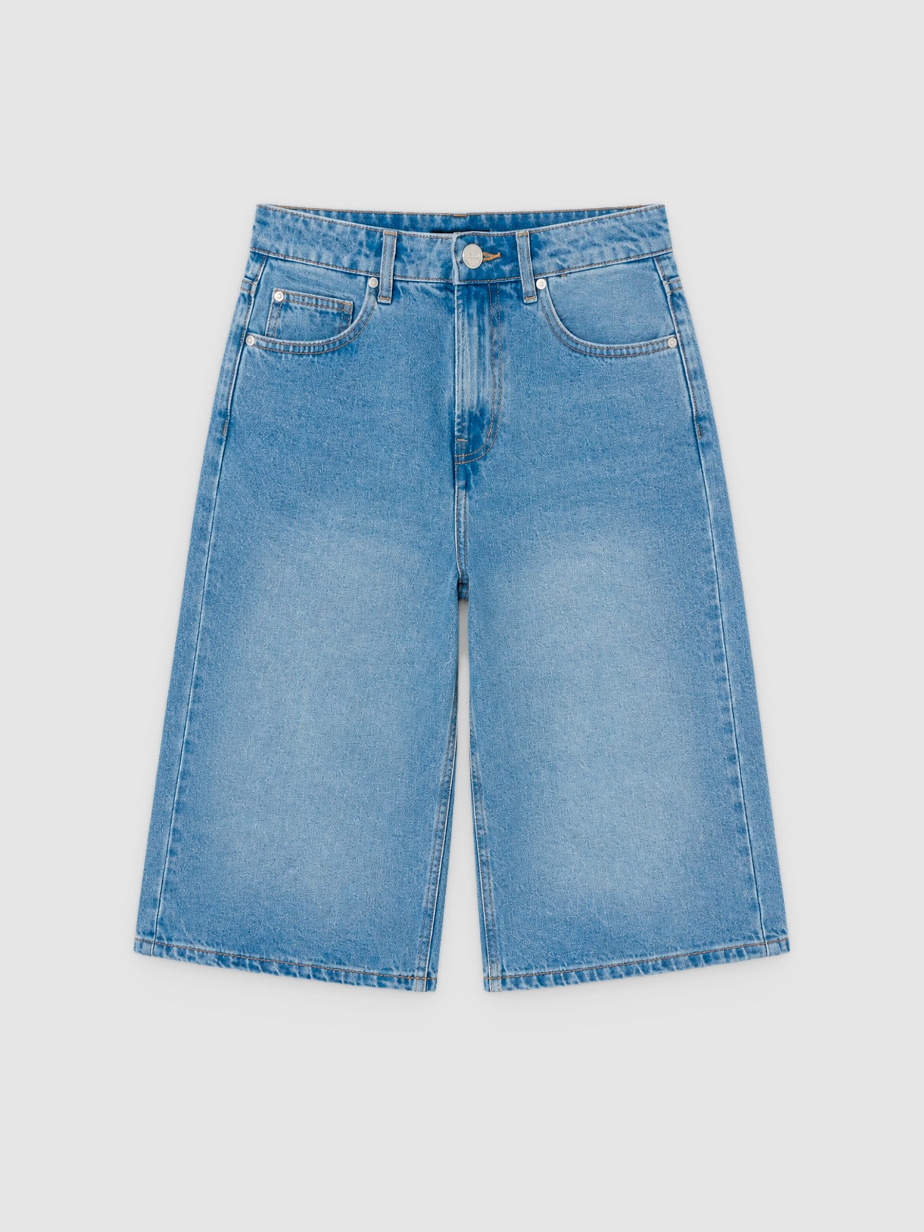 Bermuda denim de cintura alta azul vista meia frontal