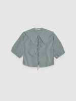 %Pto% Camisa cuello bebé lazos verde oscuro vista frontal