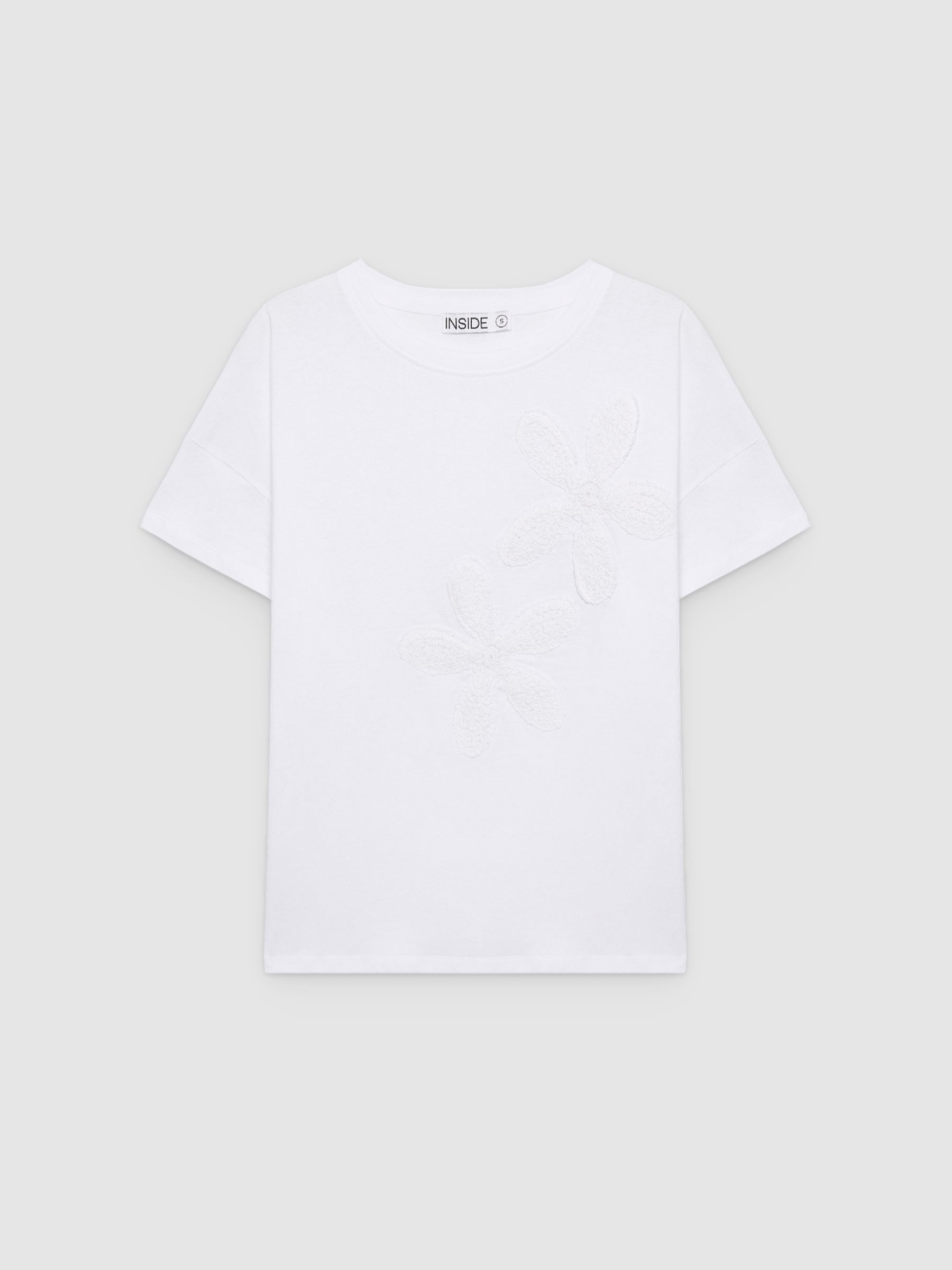 Embroidered flower T-shirt white middle front view
