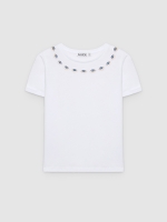 %Pto% Ethnic T-shirt with beads white front view