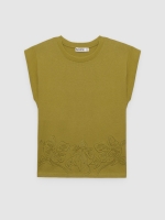 %Pto% Sleeveless T-shirt with floral embroidery olive green front view