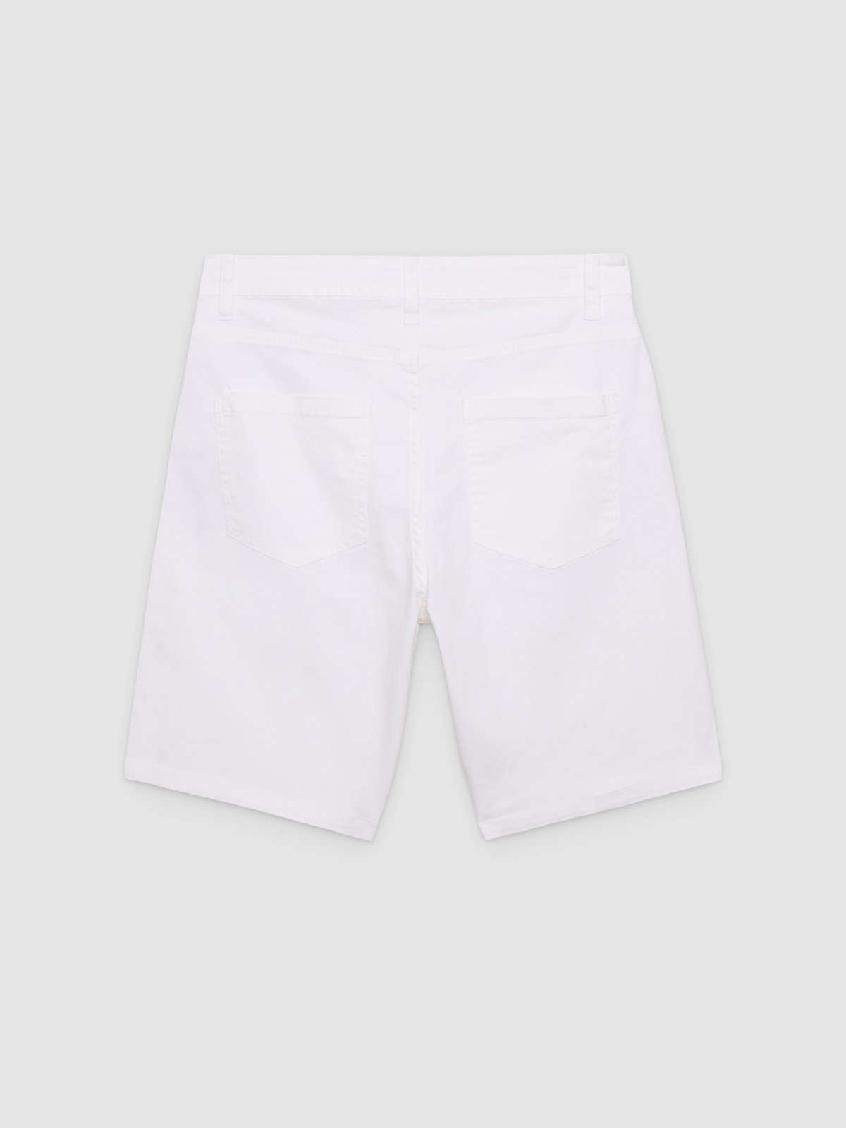 Bermuda baggy sarja branco vista traseira