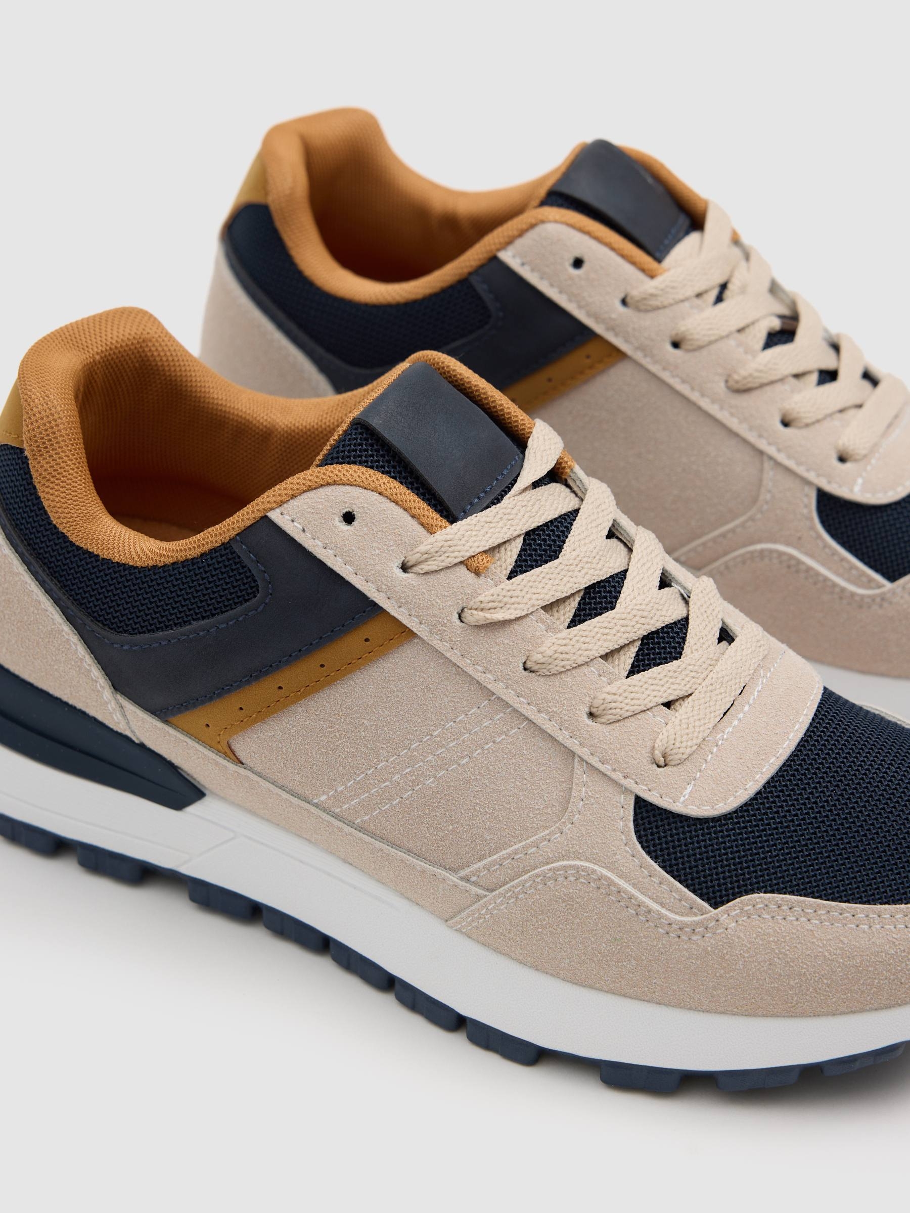 Low-top combined sneaker beige