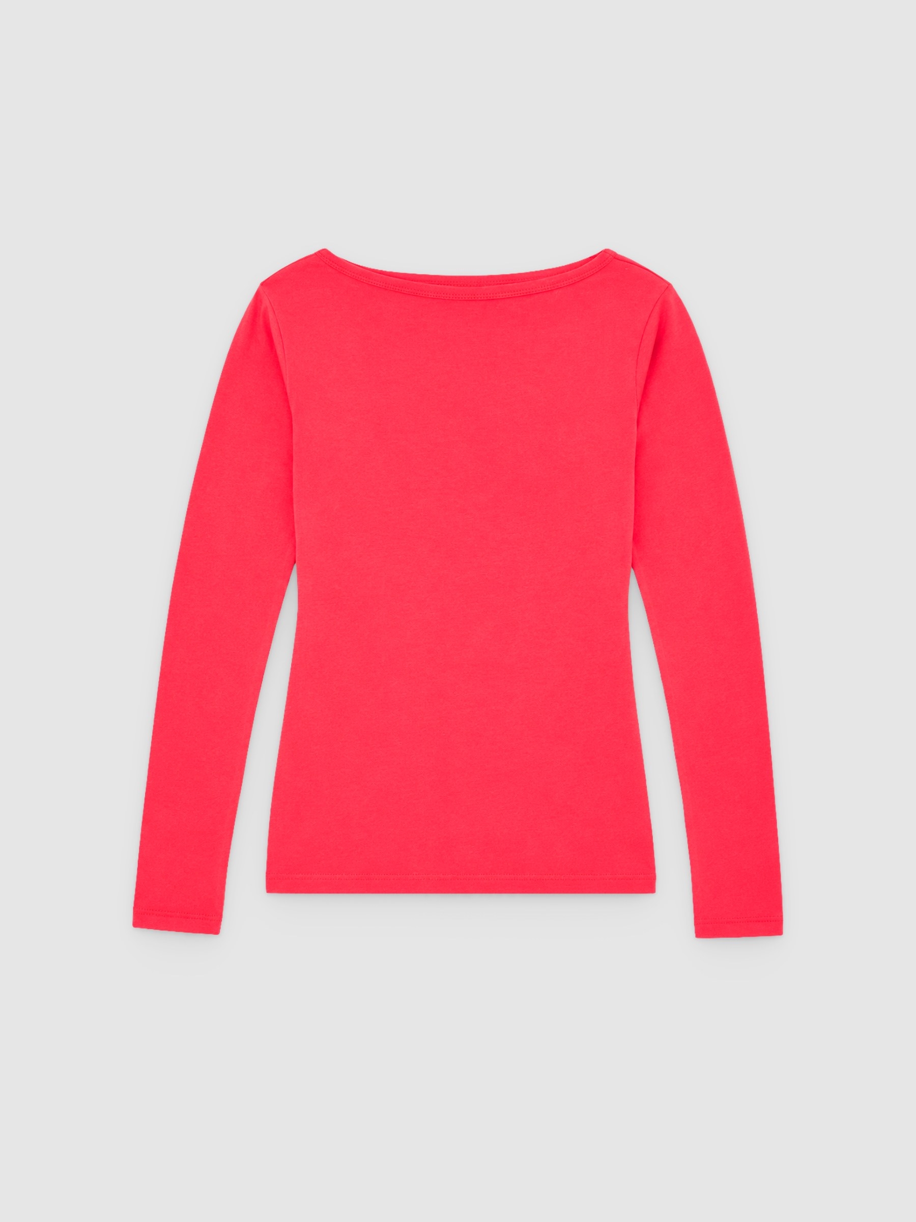 Basic plain T-shirt red middle front view