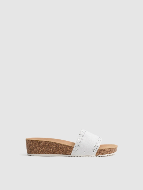 White wedge studs white