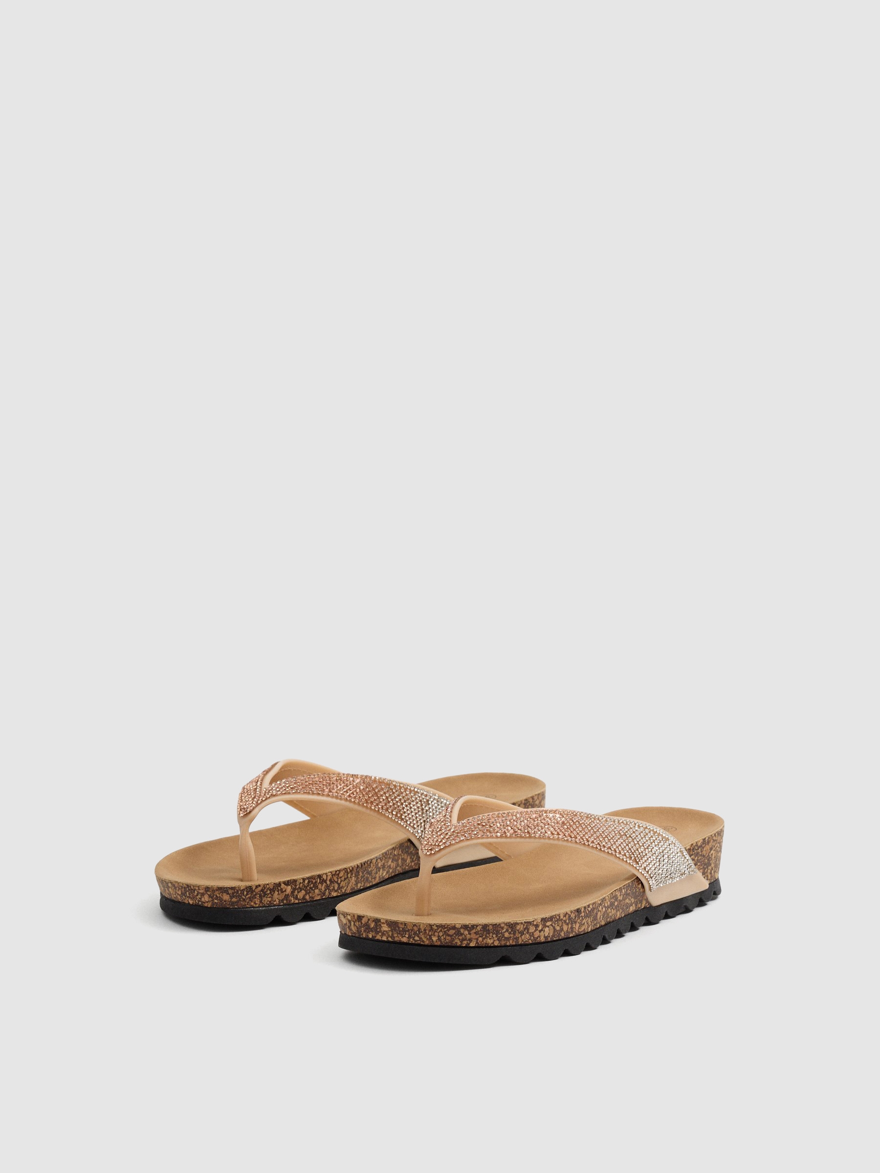 Shiny toe sandals camel