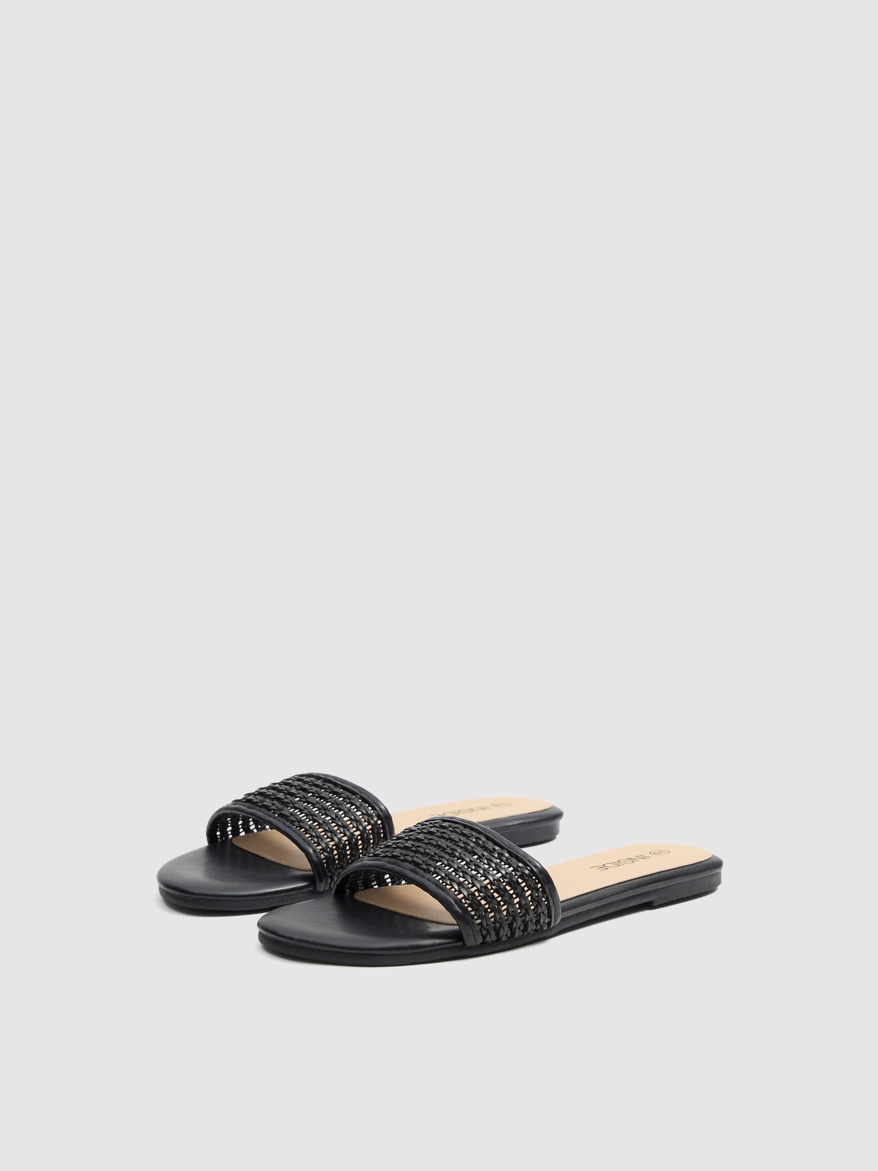 Flat mesh sandal black