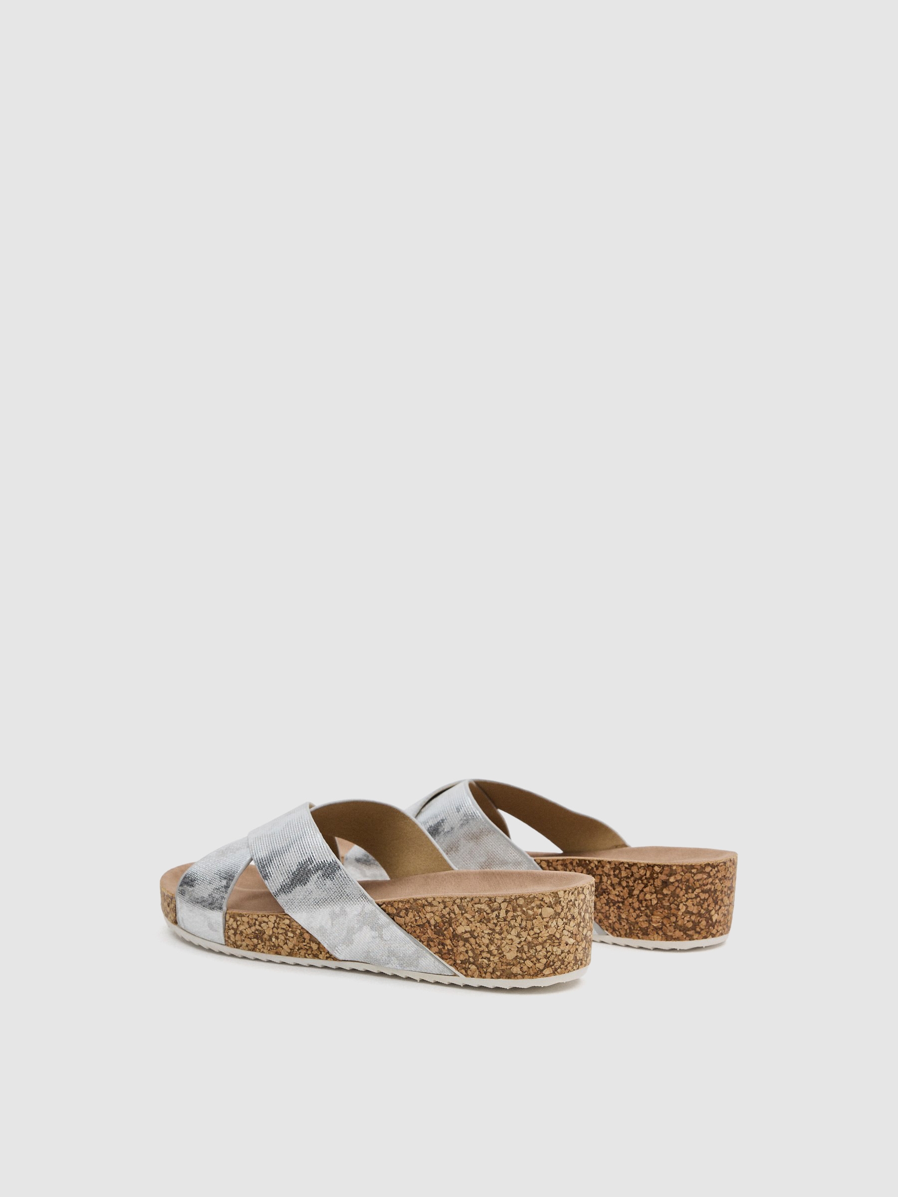 Wide metallic strips wedge silver