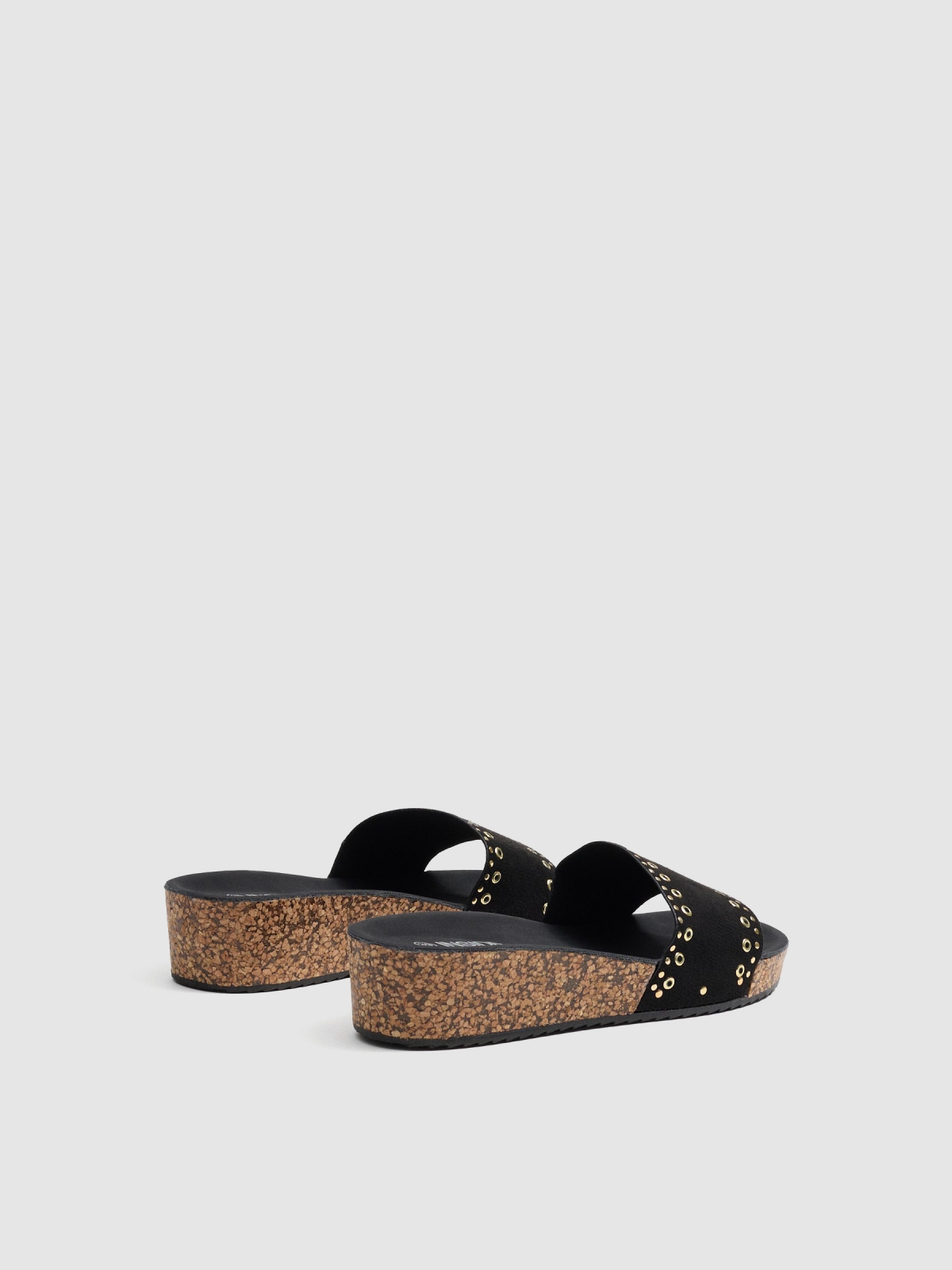 Cunhas pretas tachas preto vista traseira 45º