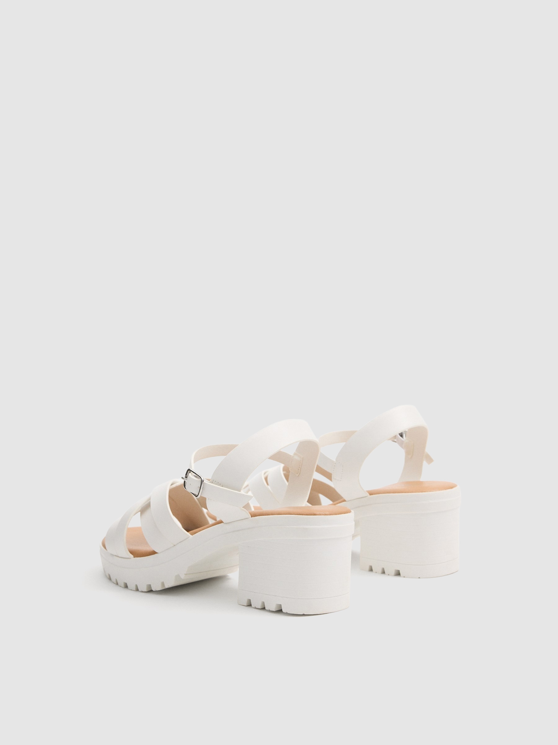 Sandalias de tacón tiras cruzadas blanco