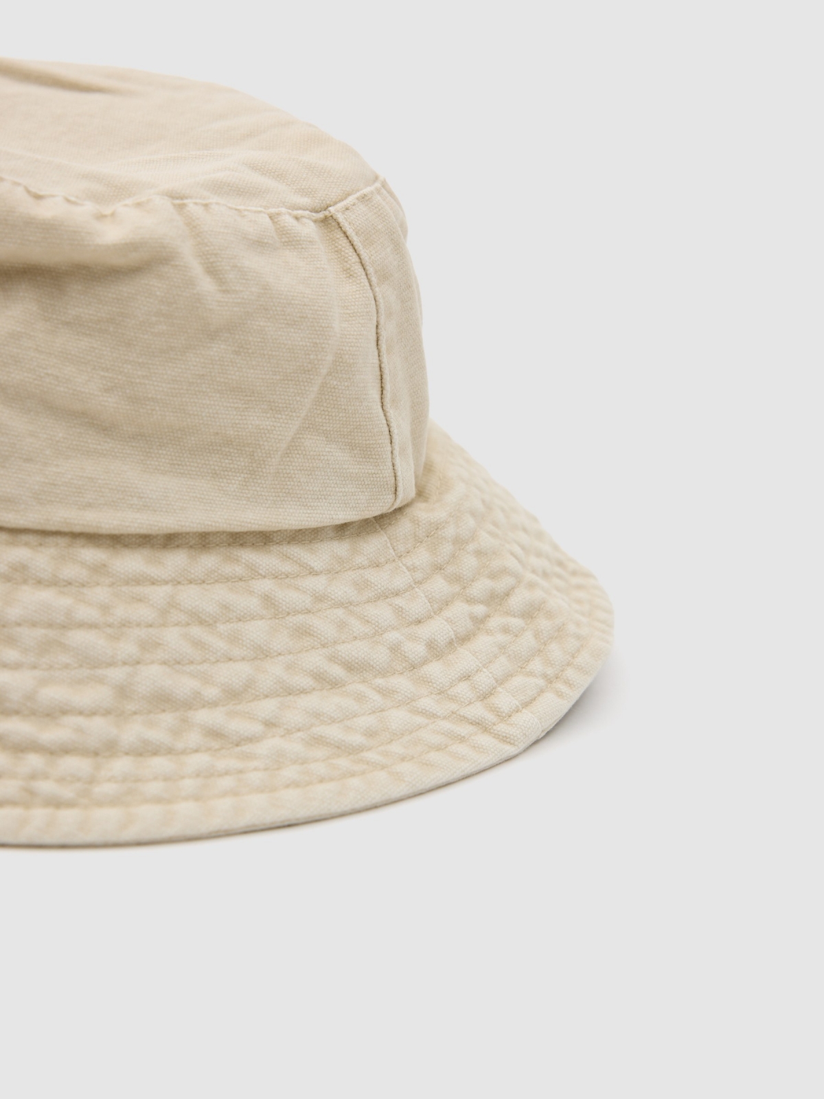 Simple bucket hat beige 45º back view