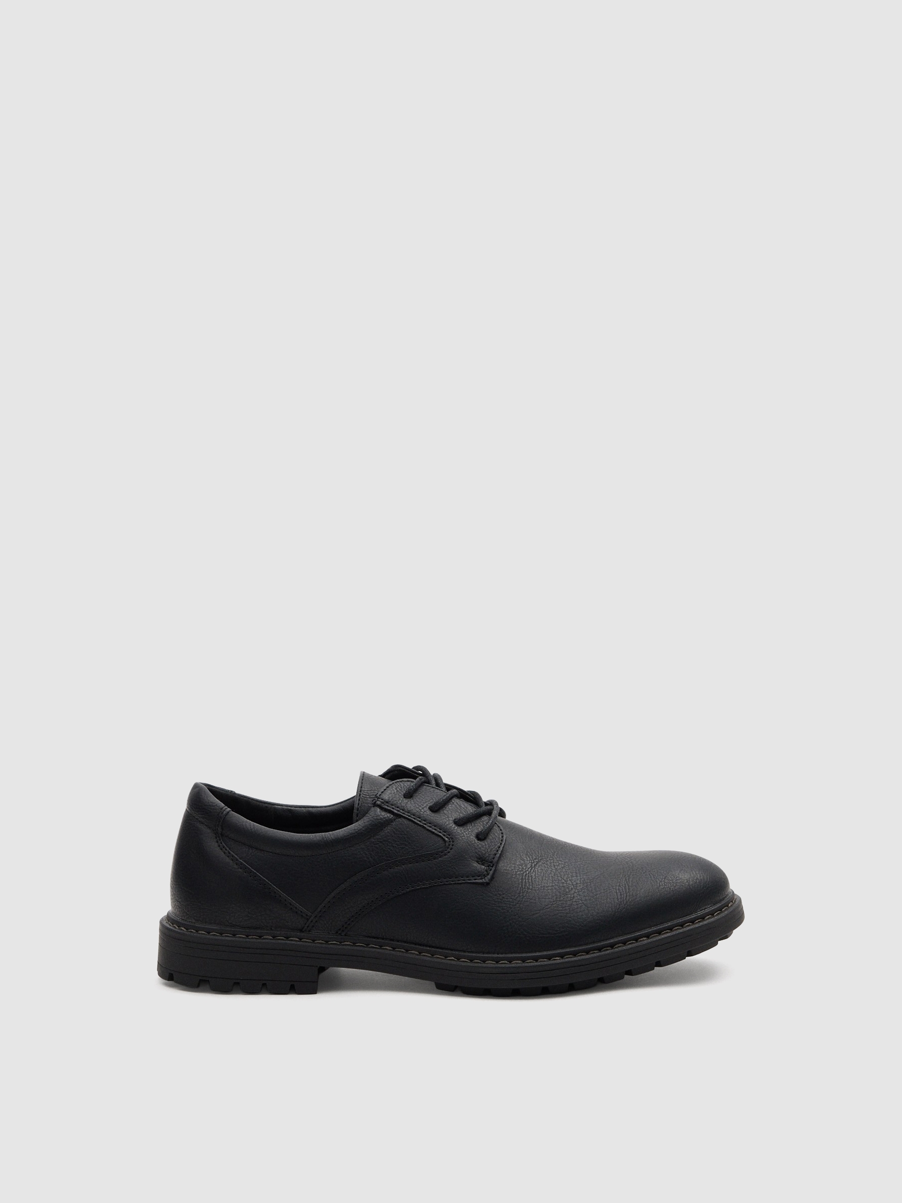 Classic basic leatherette shoe black