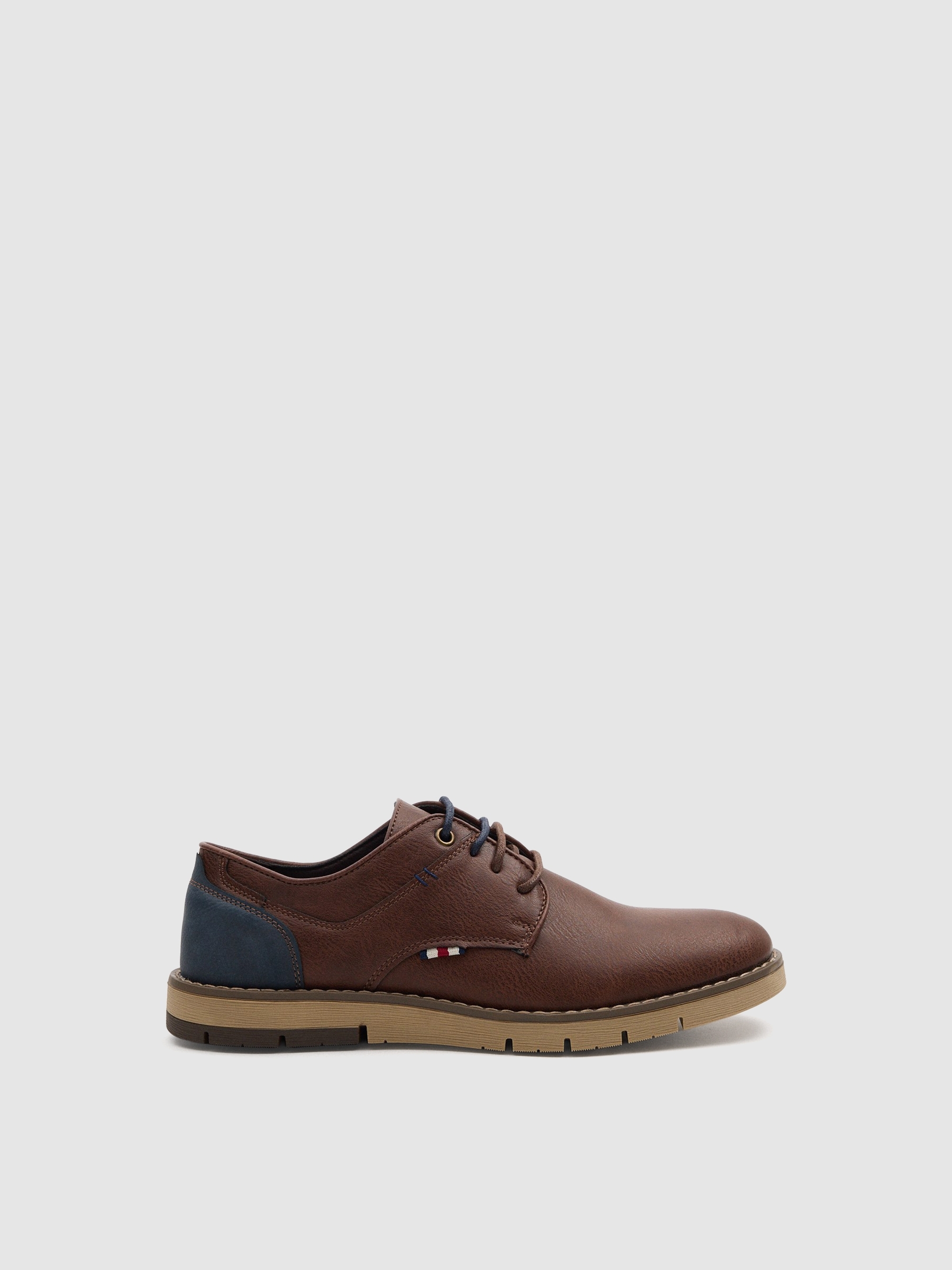 Classic two-tone shoe dark brown