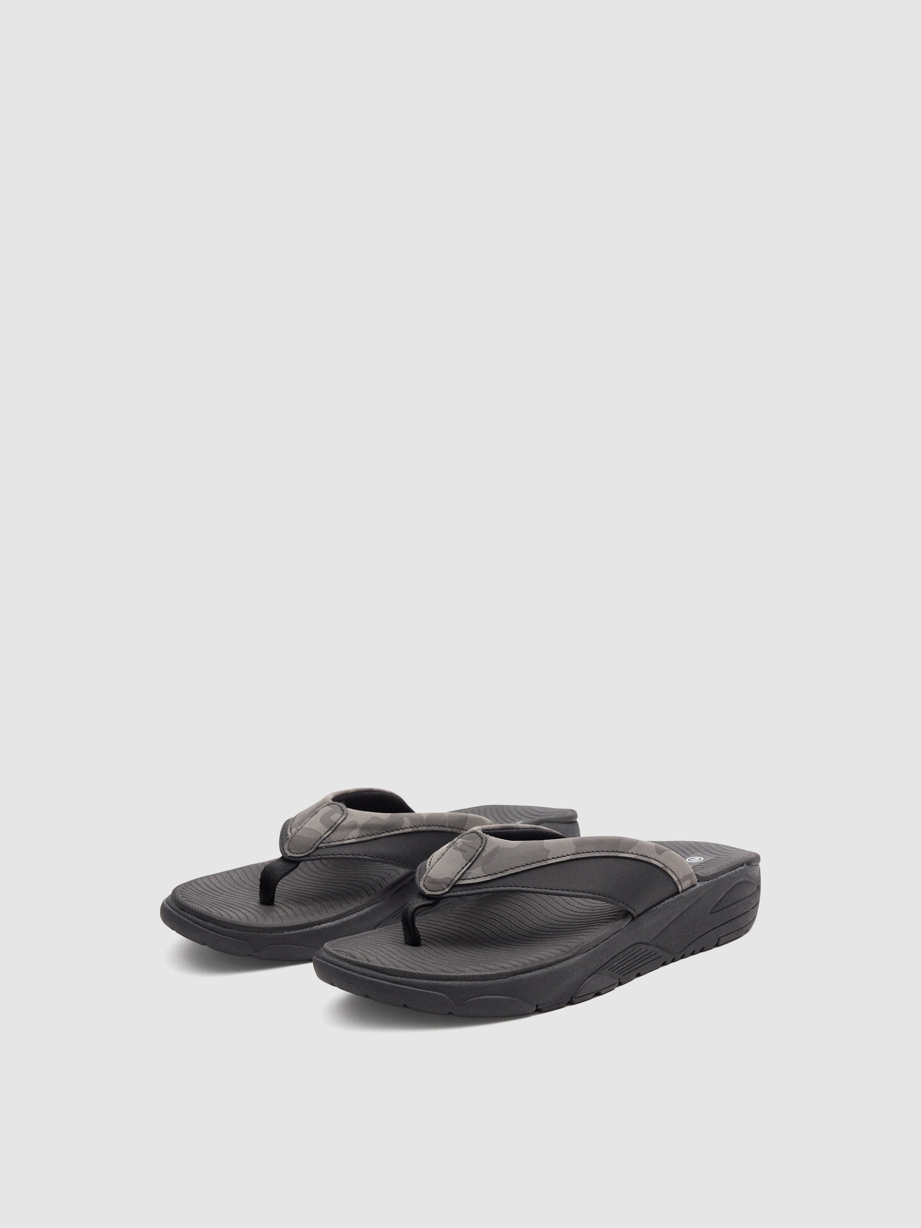 Chinelo dedo plataforma preto vista superior
